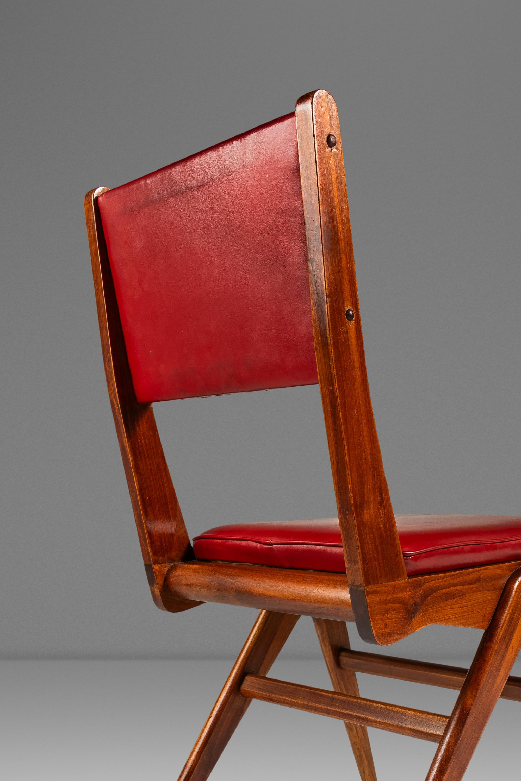 Winkelförmiger, patinierter Stuhl aus Nussbaum und Vinyl nach Carlo De Carli, USA, ca. 1960er Jahre im Angebot 10