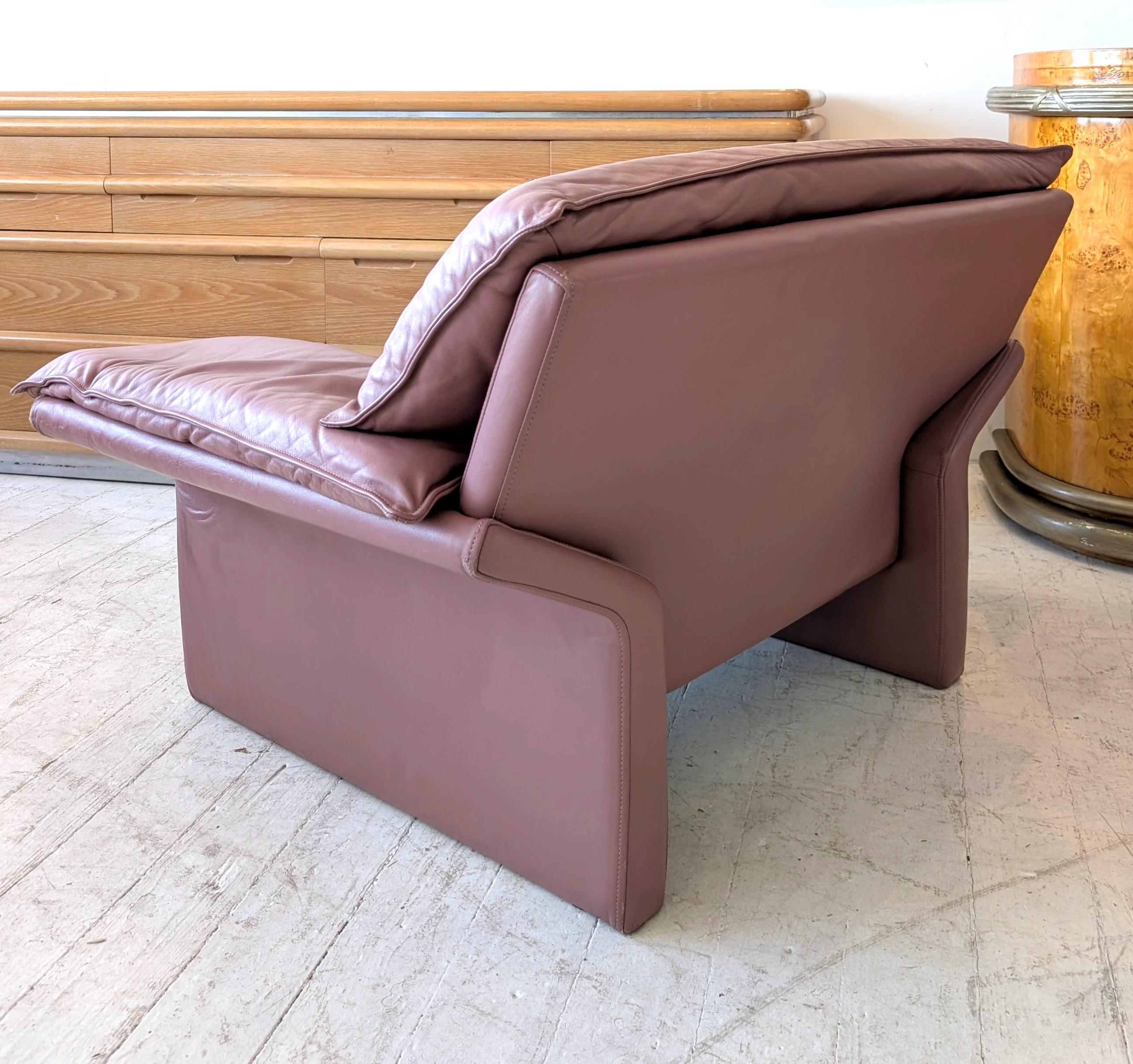 Angular postmodern pink/mauve leather armchair by Brayton International, USA 1980s. The leather is beautifully soft and in great condition. Colour is a little bit pinker in reality. 
A few little age-related scuffs to leather. 

Dimensions: width