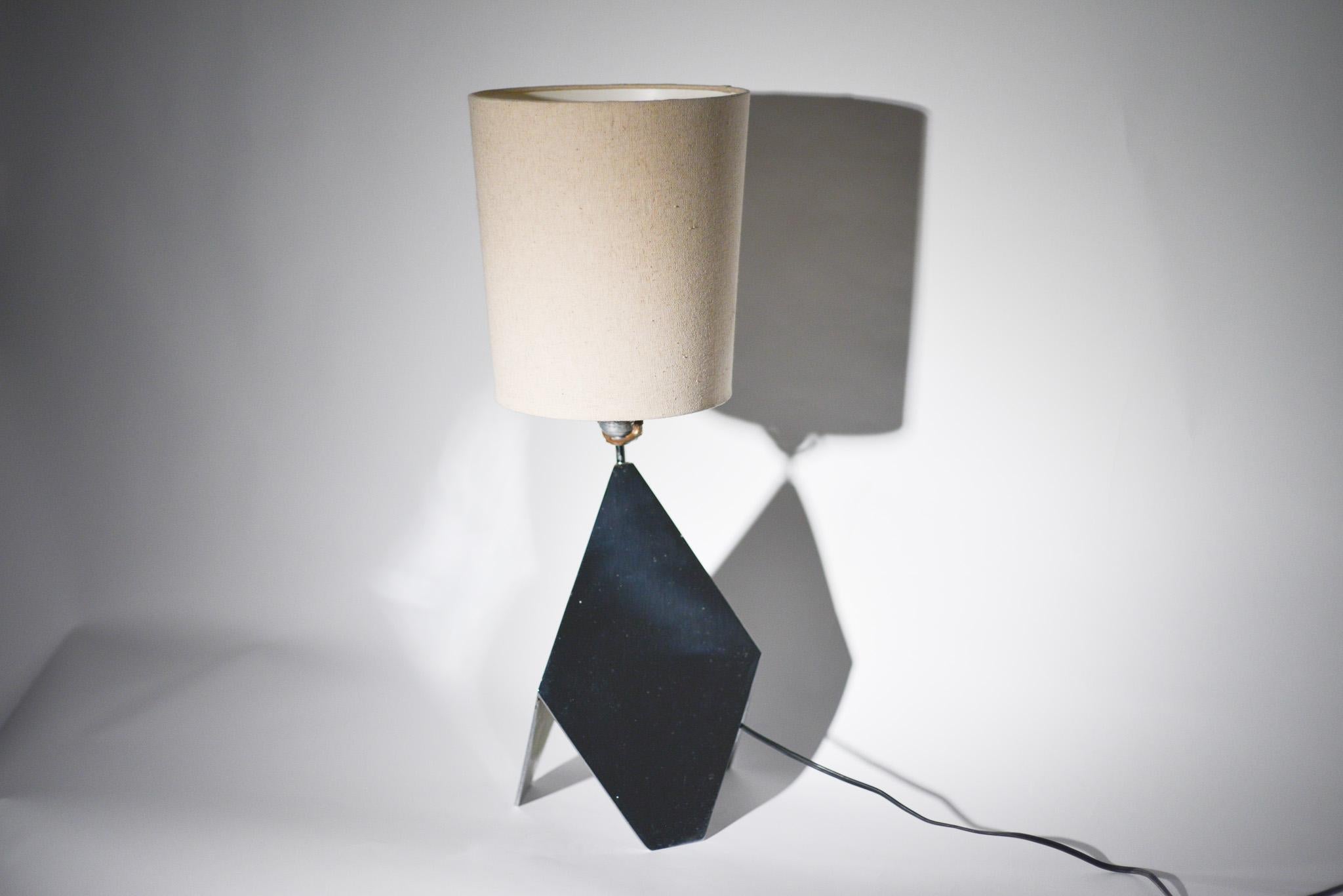 Angular Table Lamp In Good Condition For Sale In Brooklyn, NY