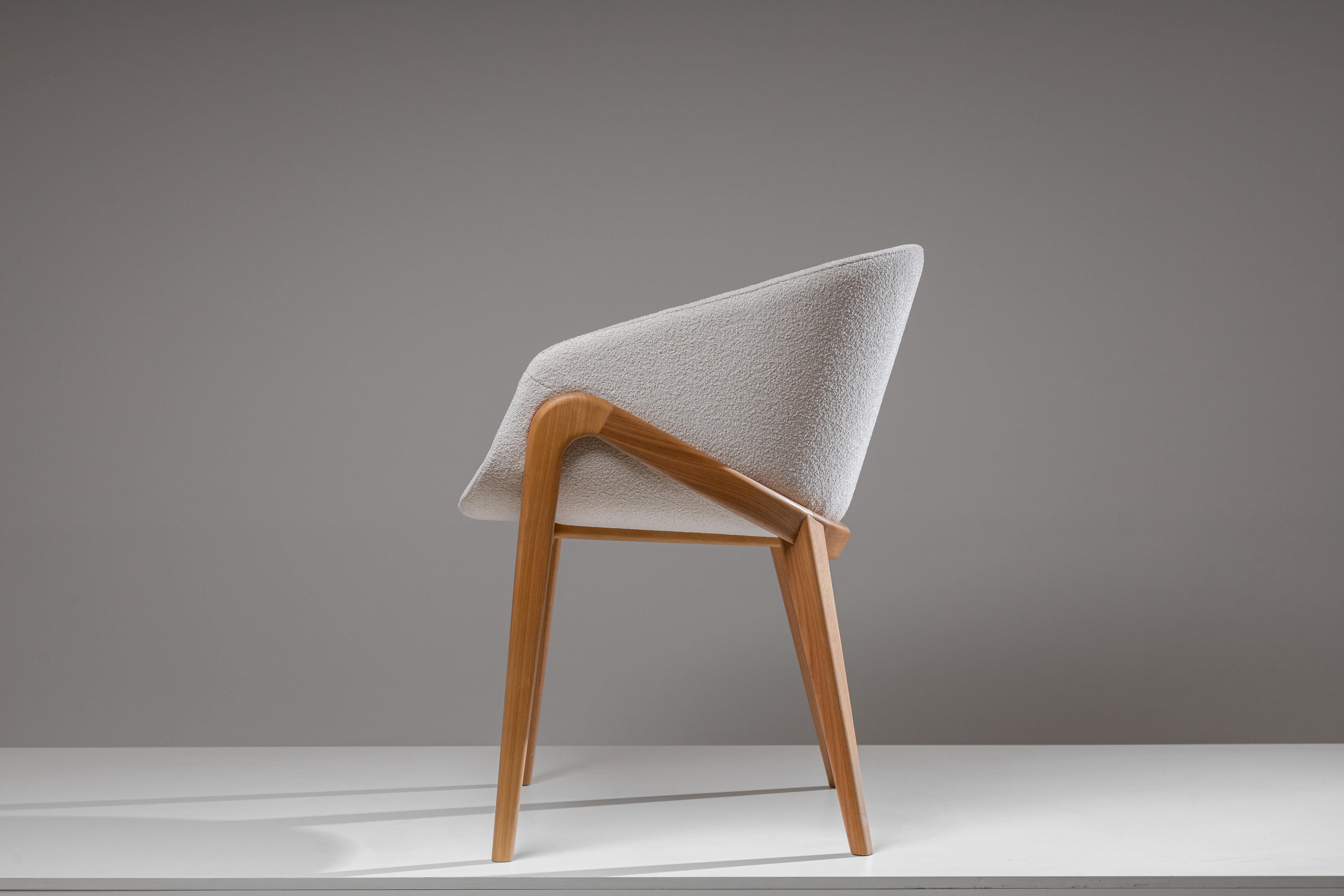 Modern Ângulo Brazilian Contemporary Wood and Fabric Chair by Lattoog For Sale