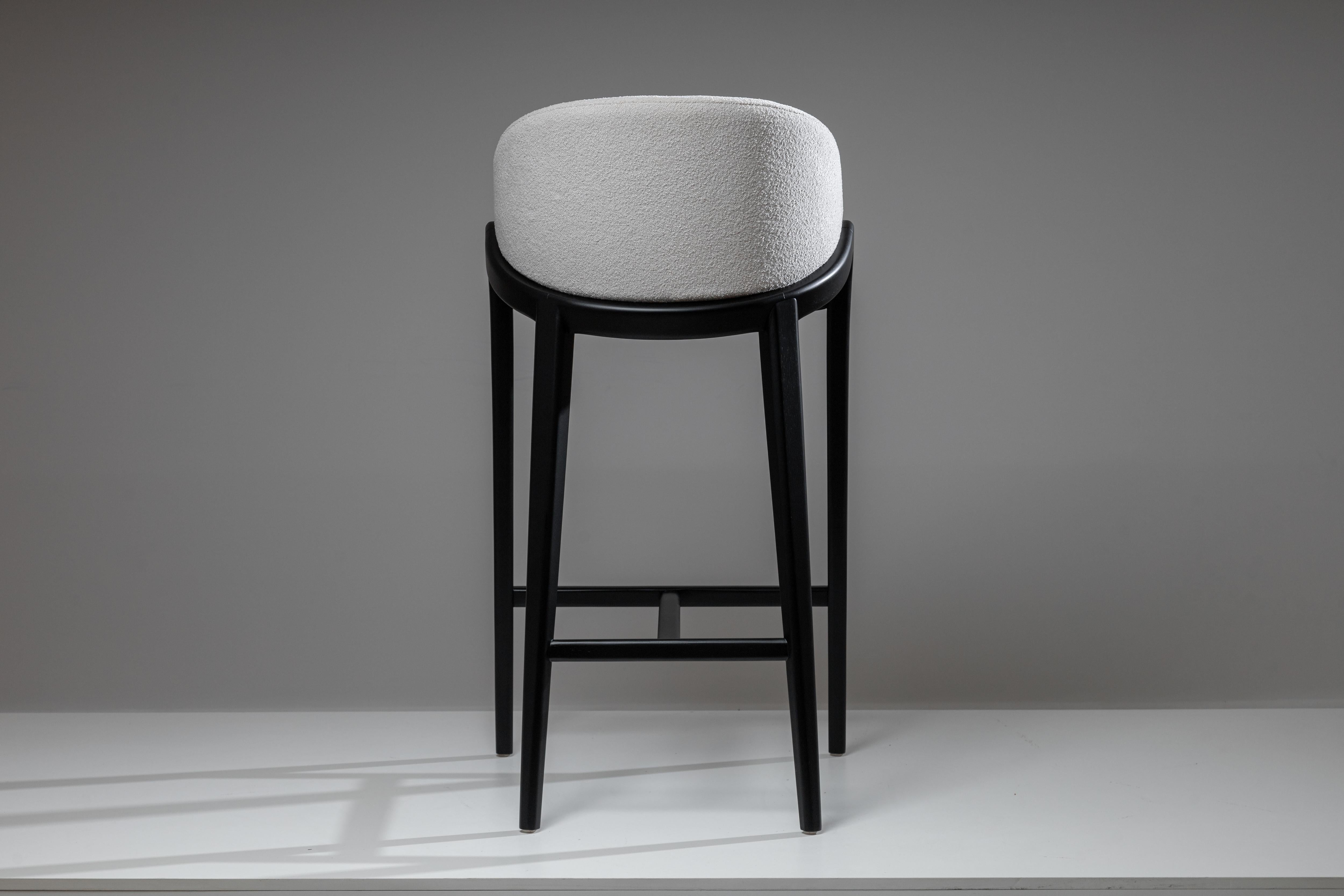 Ângulo Brazilian Contemporary Wood and Fabric Stool by Lattoog In New Condition For Sale In Sao Paolo, BR