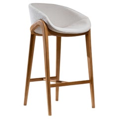 Ângulo Tabouret contemporain brésilien en bois et cuir par Lattoog