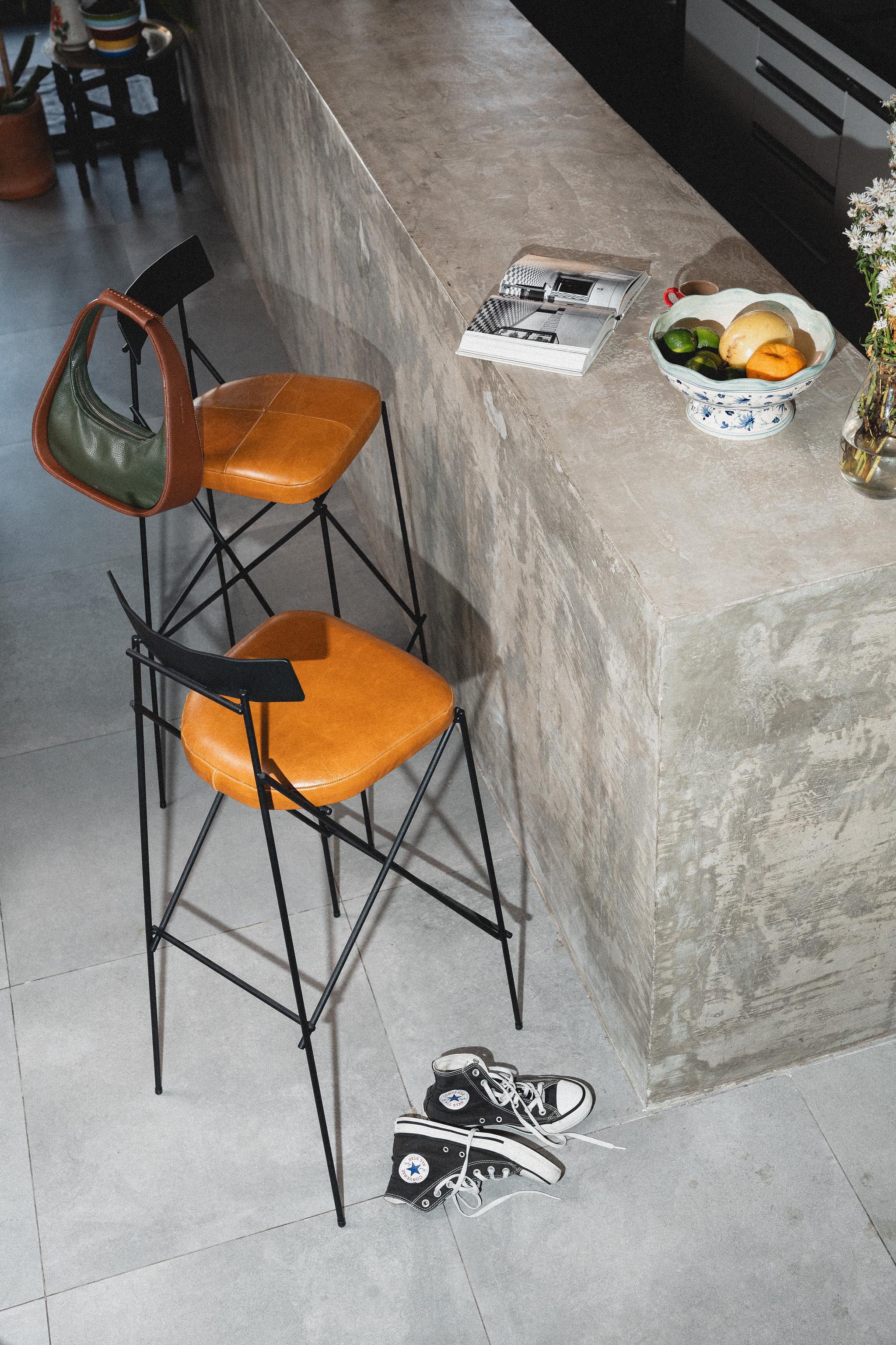 Ângulos-Hocker von Estúdio Few (Geschweißt) im Angebot