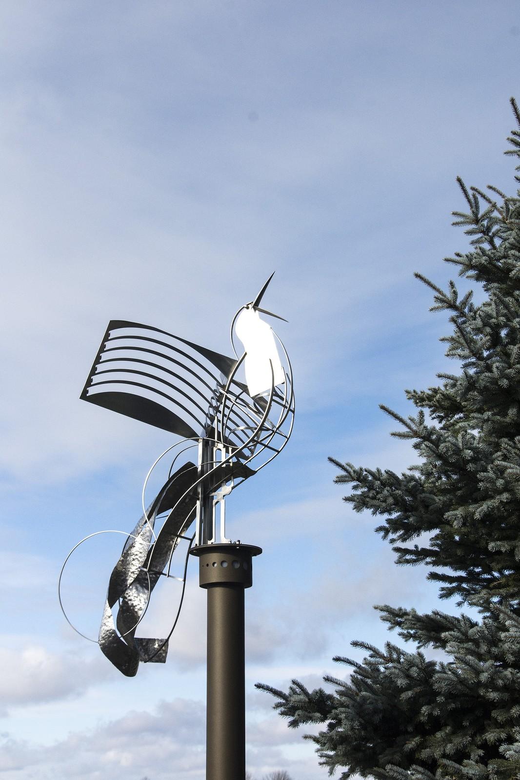 Oiseau régional - Sculpture d'extérieur en vente 2