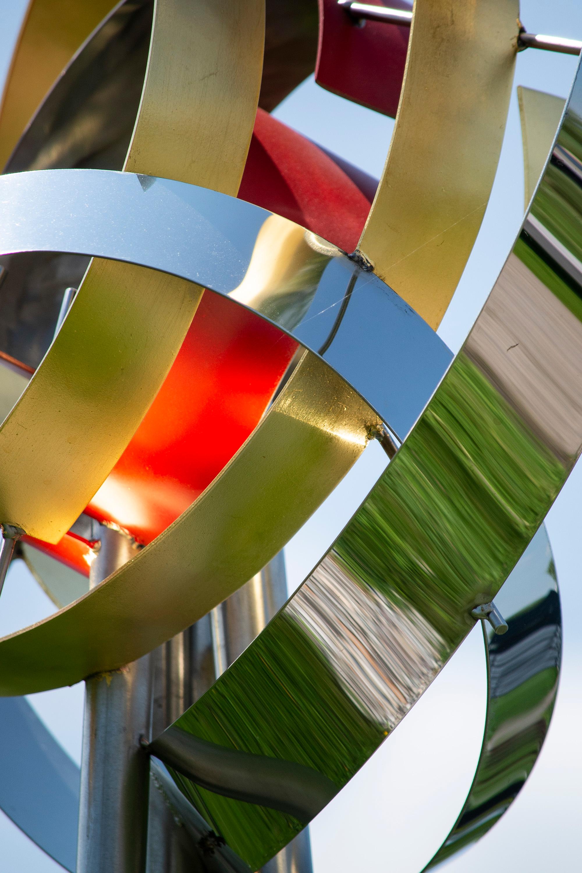 Il Sole - Energia della vita - scultura da esterno in acciaio inossidabile e foglia d'oro 24k - Sculpture Astratto di Ania Biczysko