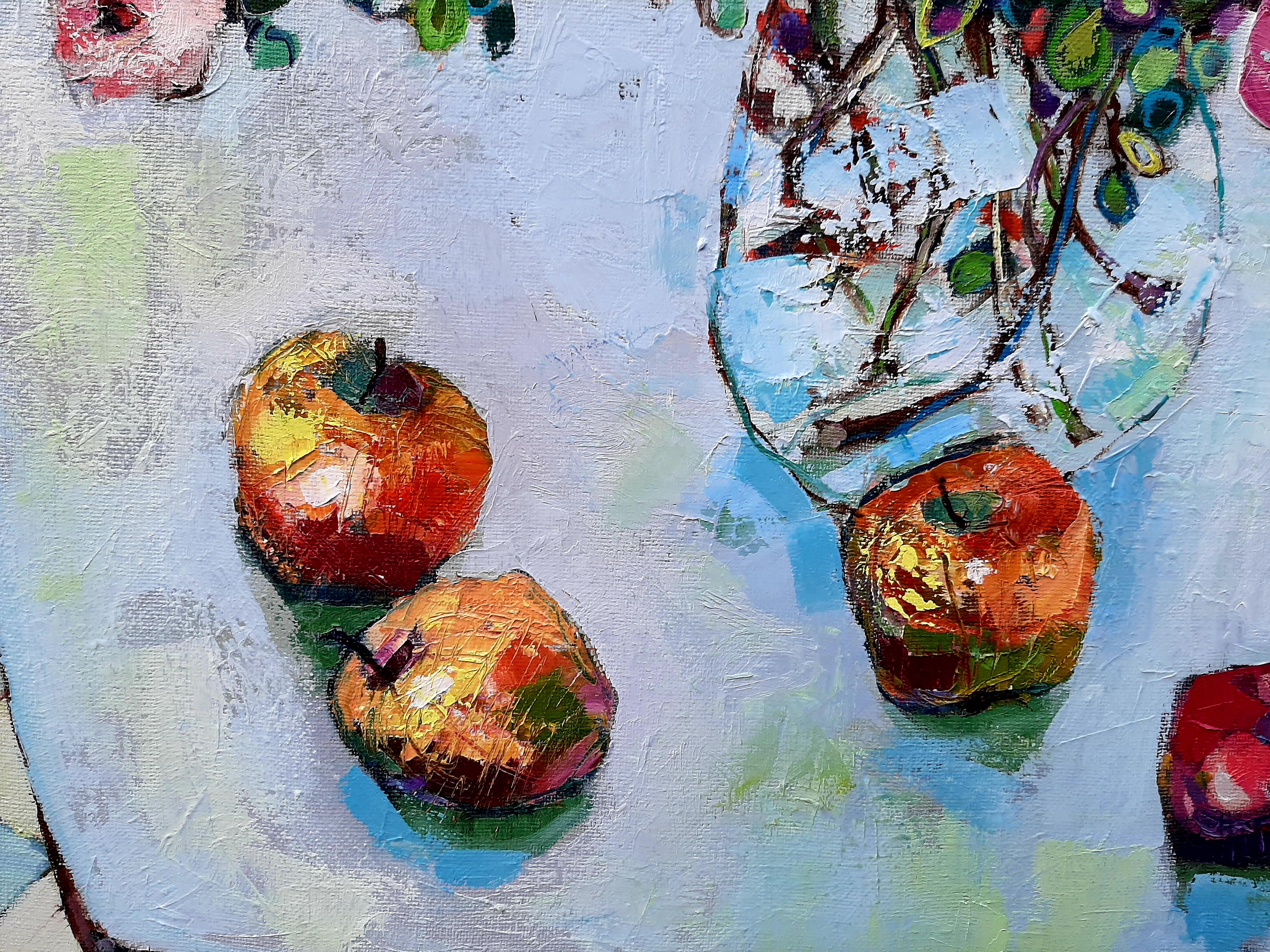 Fleurs, fruits et légumes -nature morte contemporaine peinture à l'huile sur table colorée en vente 2