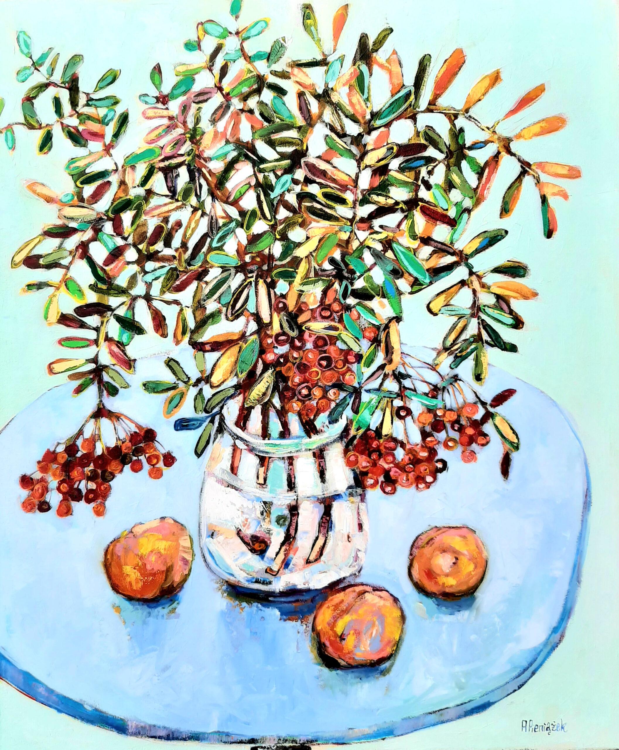 Rowan und Pfirsiche - Zeitgenössisches Stillleben mit buntem Tisch Ölgemälde – Painting von Ania Pieniazek