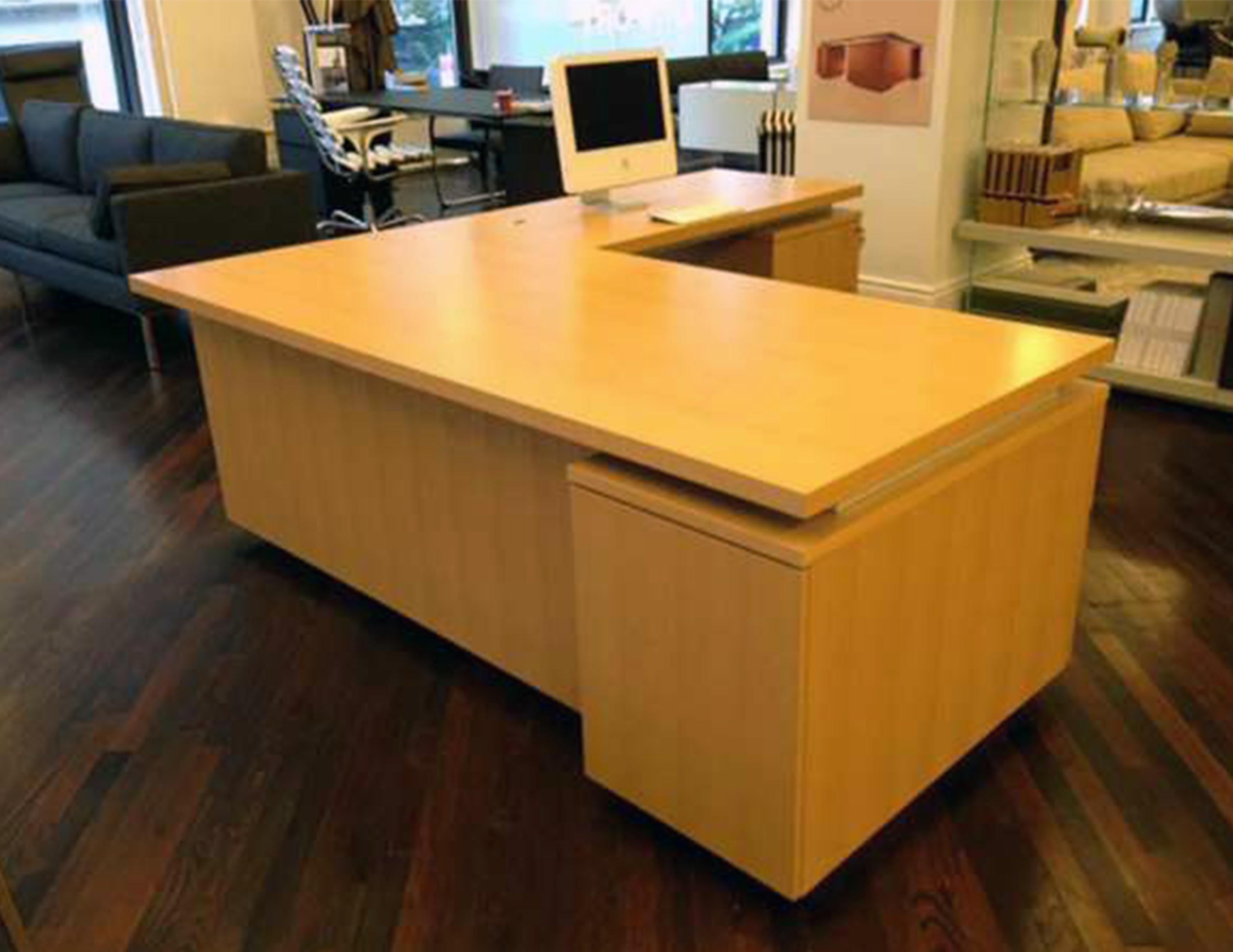 (1) M2L Brand L- Desk (NYSR)
Wood finish: Anigre
Desk size:
36