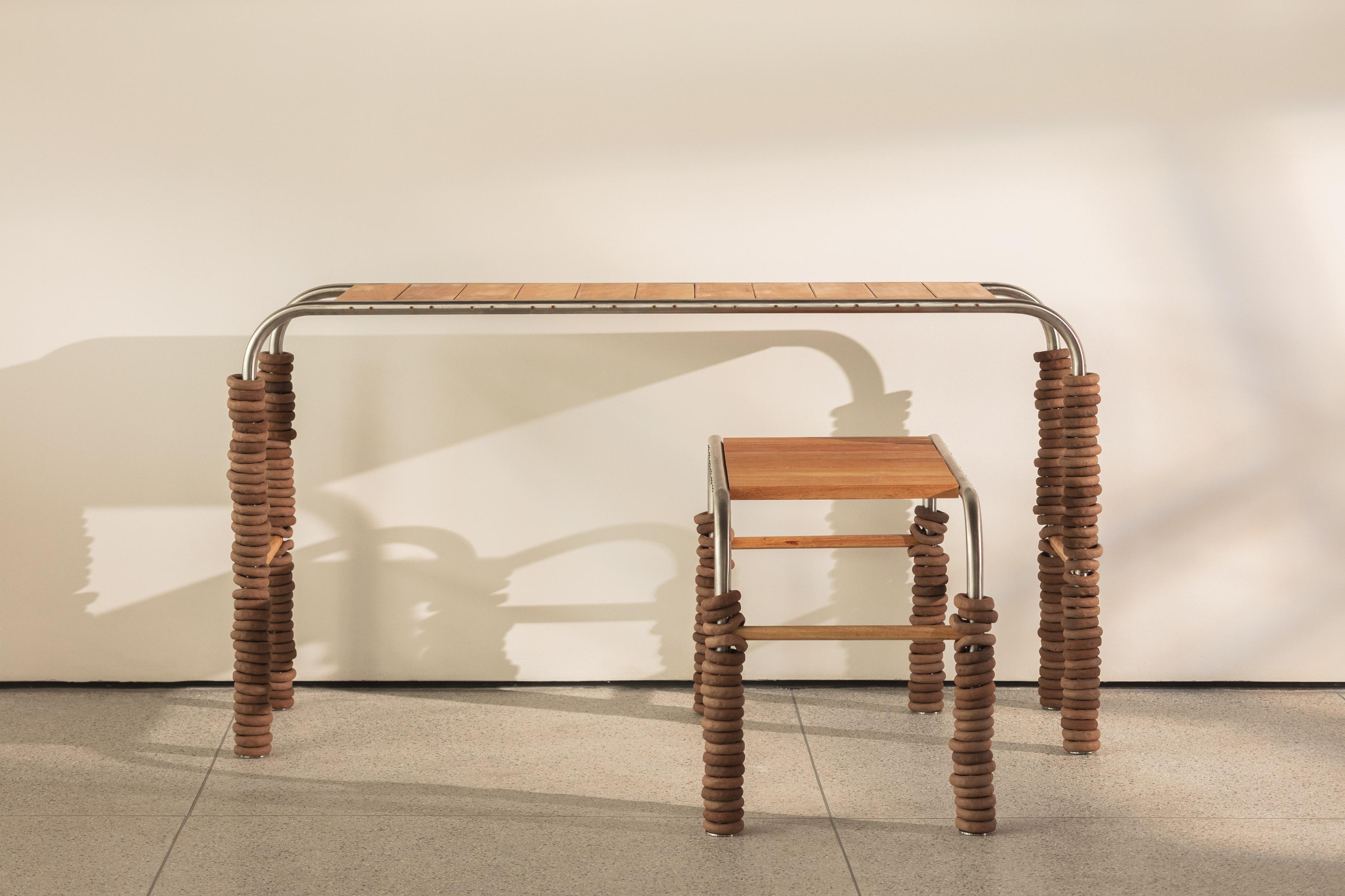 Unknown Anillo Console by Hannelore Freer for GESTU with hand-crafted ceramic details For Sale