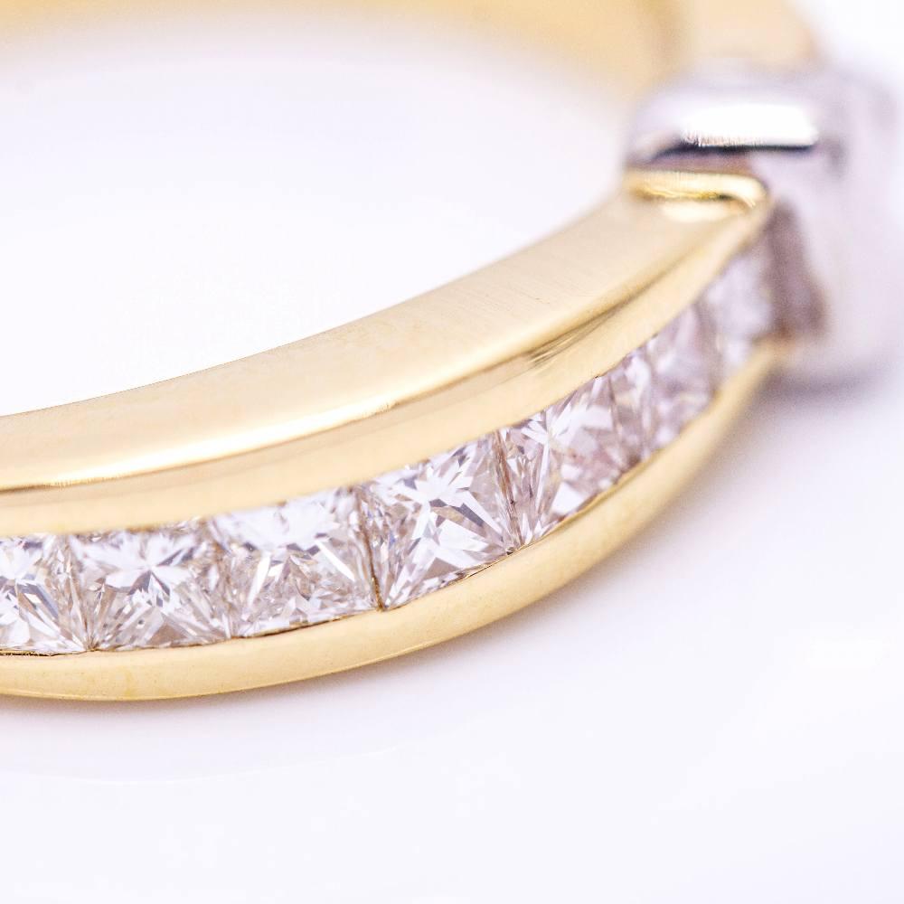 Anillo en Oro, media alianza de Diamantes For Sale 1