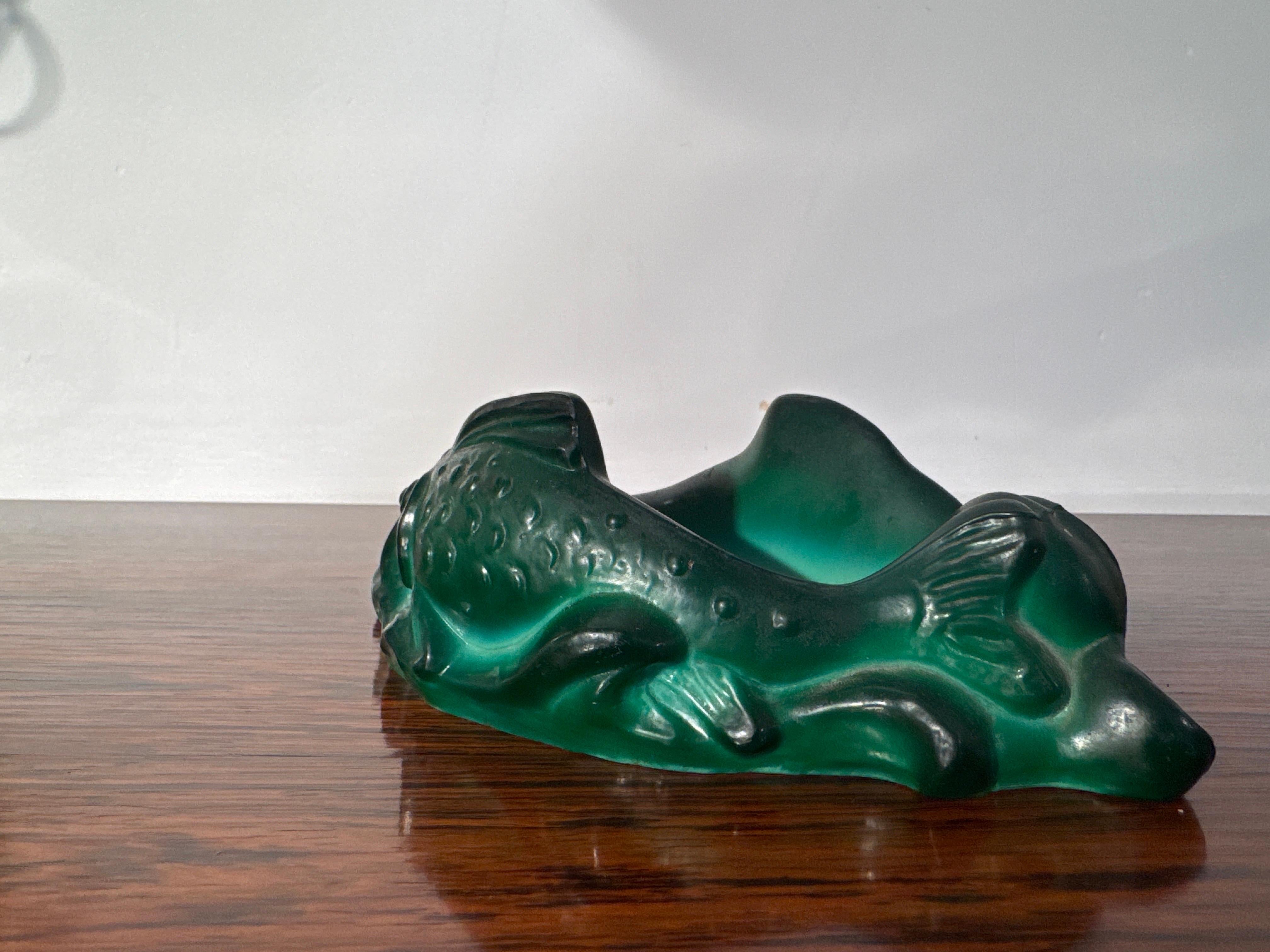 Ceco Oggetto in vetro artistico animale Pesce di malachite progettato da H. Hoffmann e C. Schlevogt. in vendita