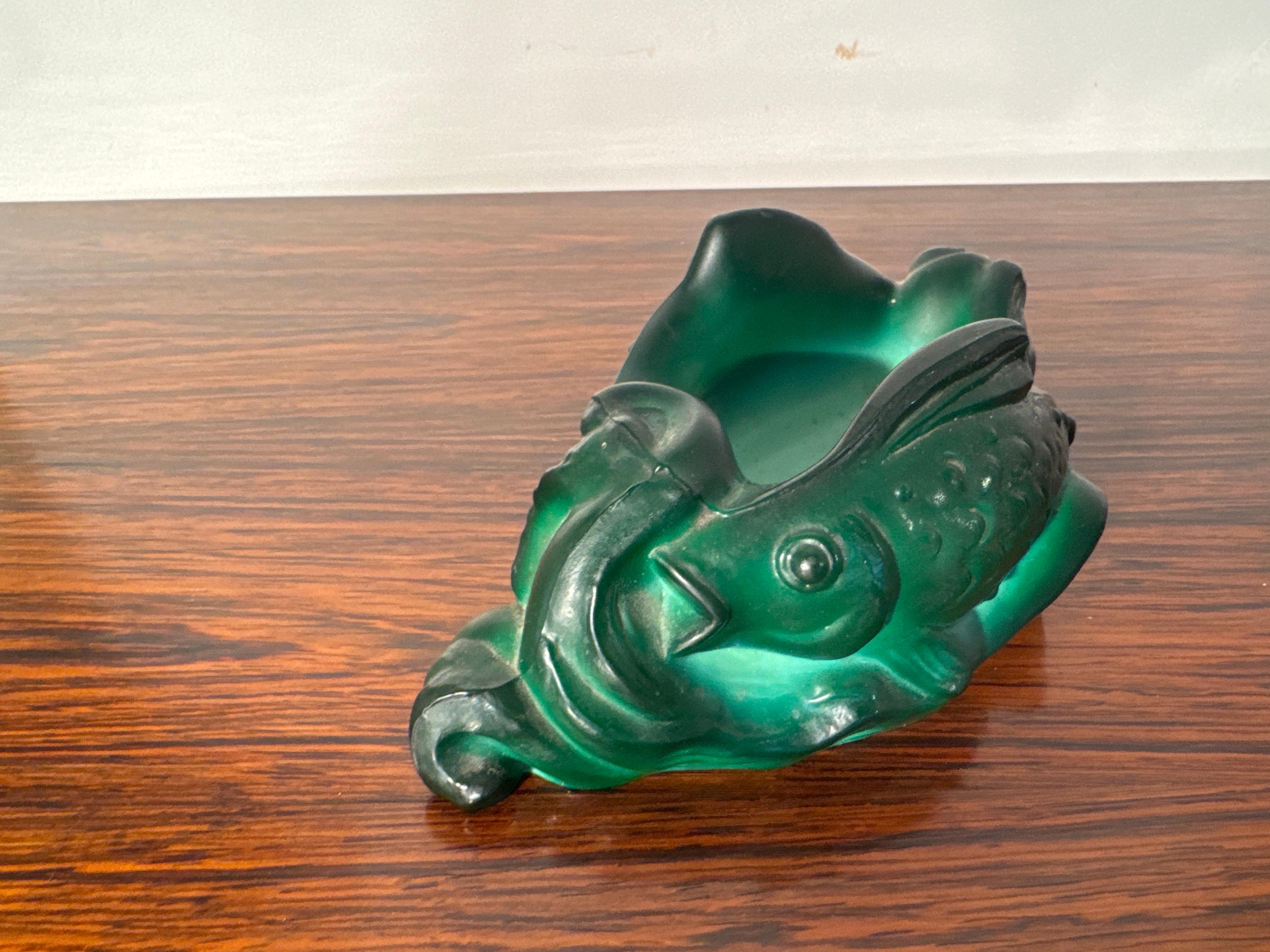 Oggetto in vetro artistico animale Pesce di malachite progettato da H. Hoffmann e C. Schlevogt. In condizioni buone in vendita a Antwerp, BE