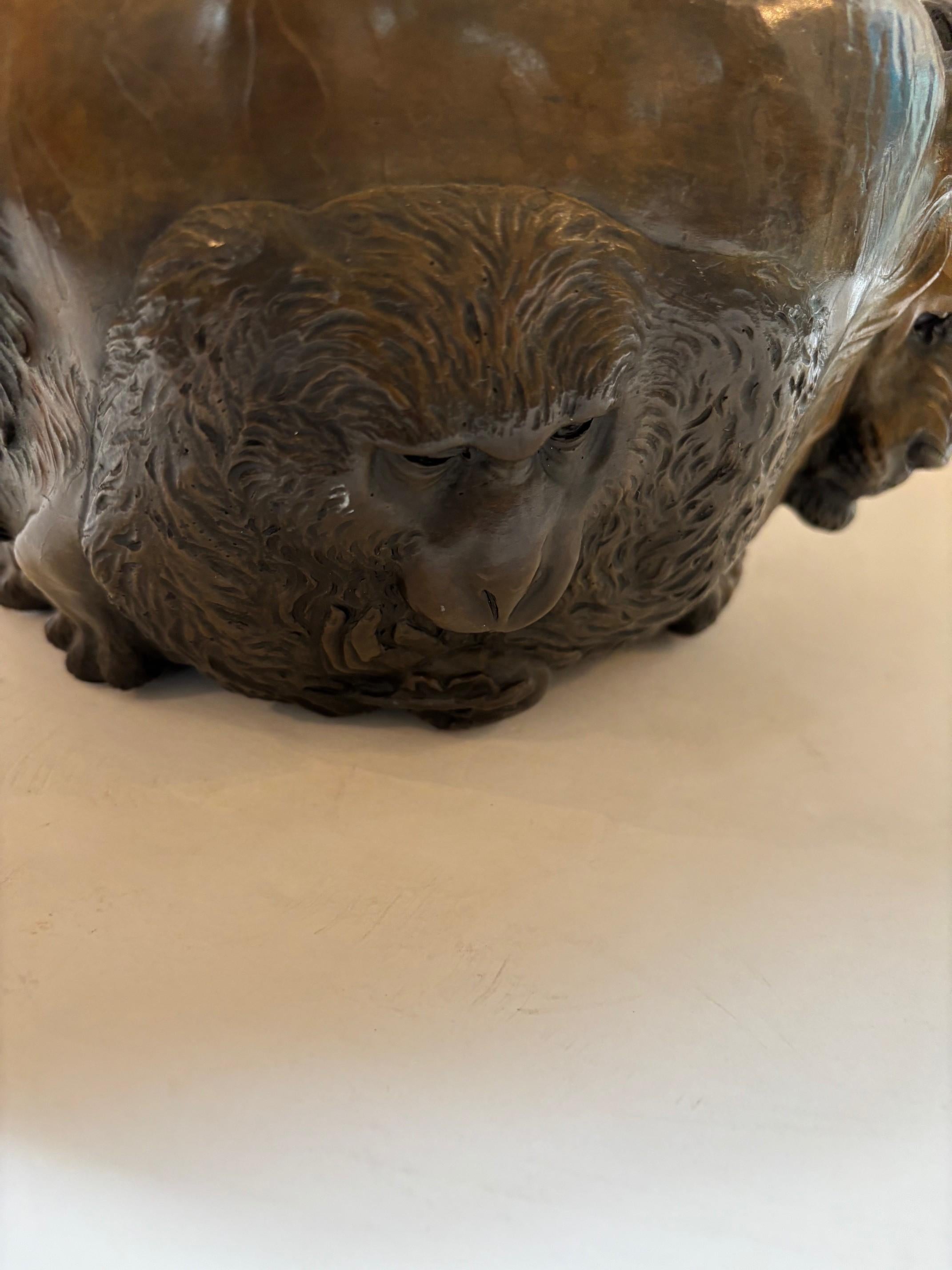 Bronzo Ciotola per animali in bronzo fuso Multi-Patina da faccia di leone originale giapponese in vendita