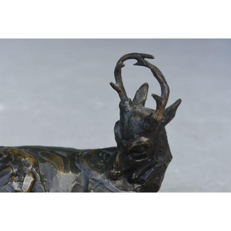 Cerf au repos bronze de Robert Bousquet XIXème siècle, hauteur 15 cm pour une longueur de 21 cm et une profondeur de 11 cm.

Informations complémentaires :
Matériau : Bronze.