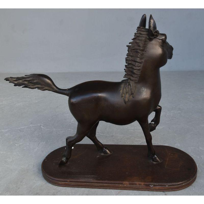 XIXe siècle Bronze animalier avec cheval asiatique, vers 1900 en vente