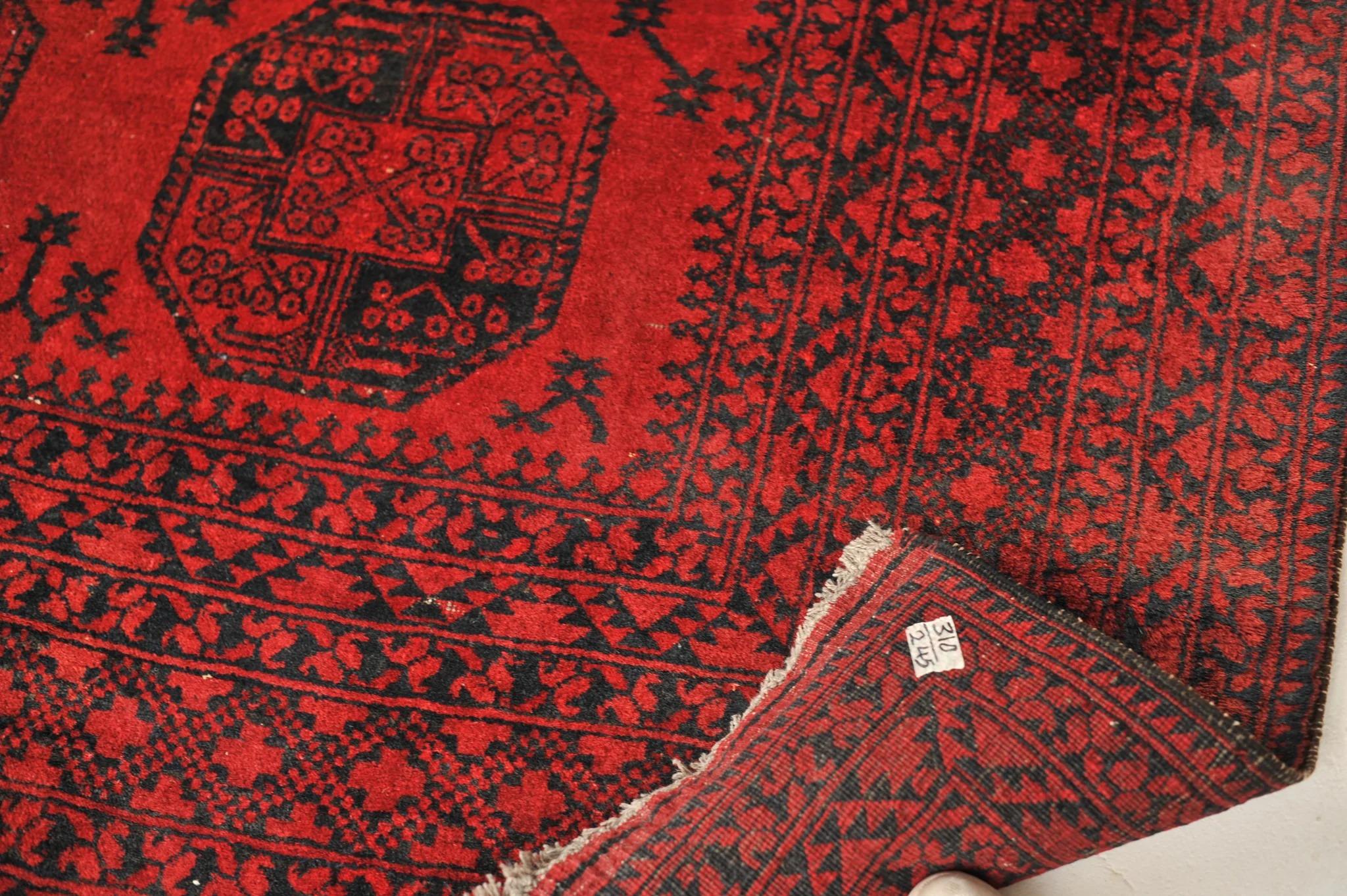 Ravissant tapis vintage Ersari Éléphant et sentiers croisés, vers les années 1960 en vente 5
