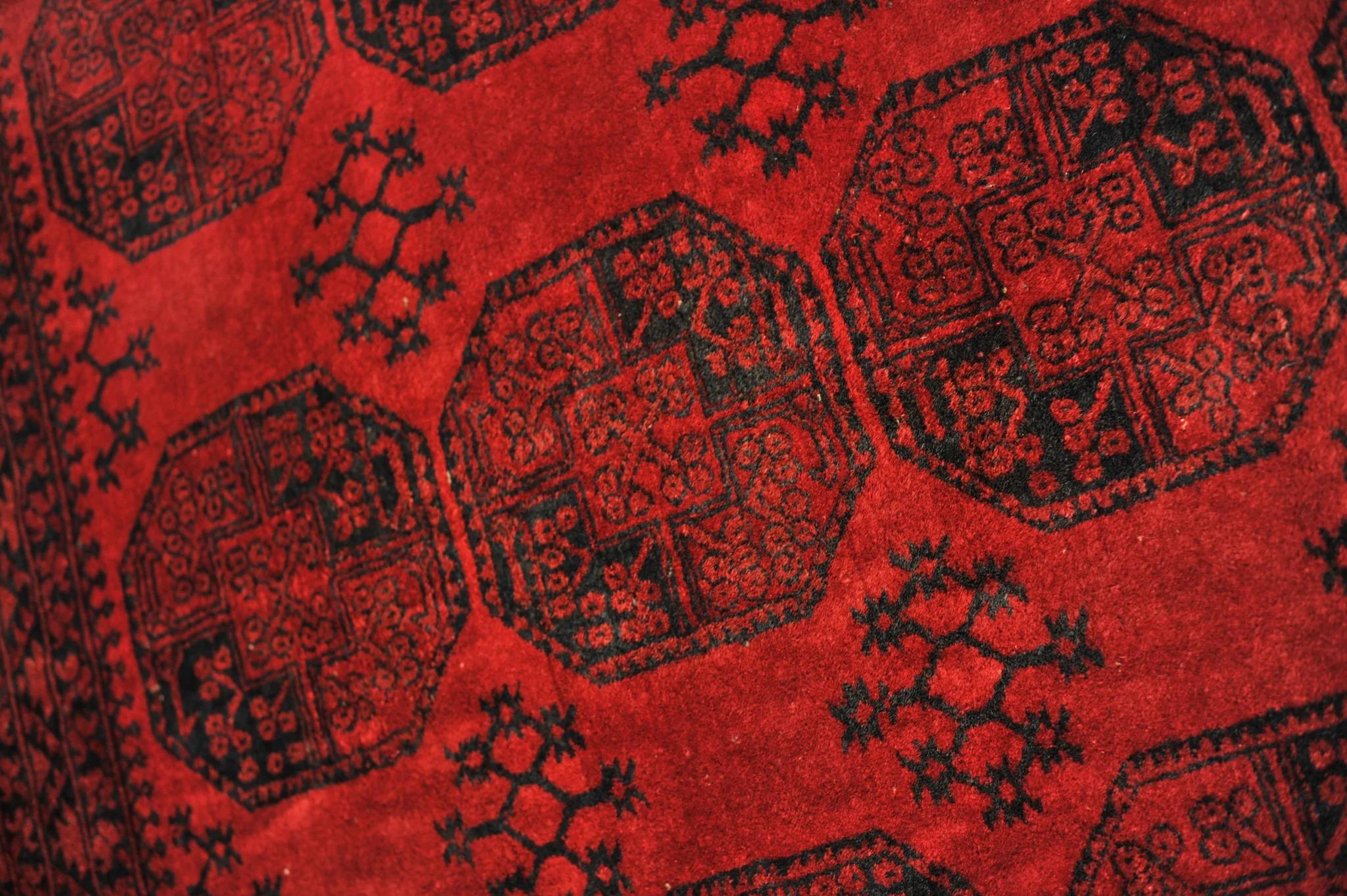 Ravissant tapis vintage Ersari Éléphant et sentiers croisés, vers les années 1960 en vente 4