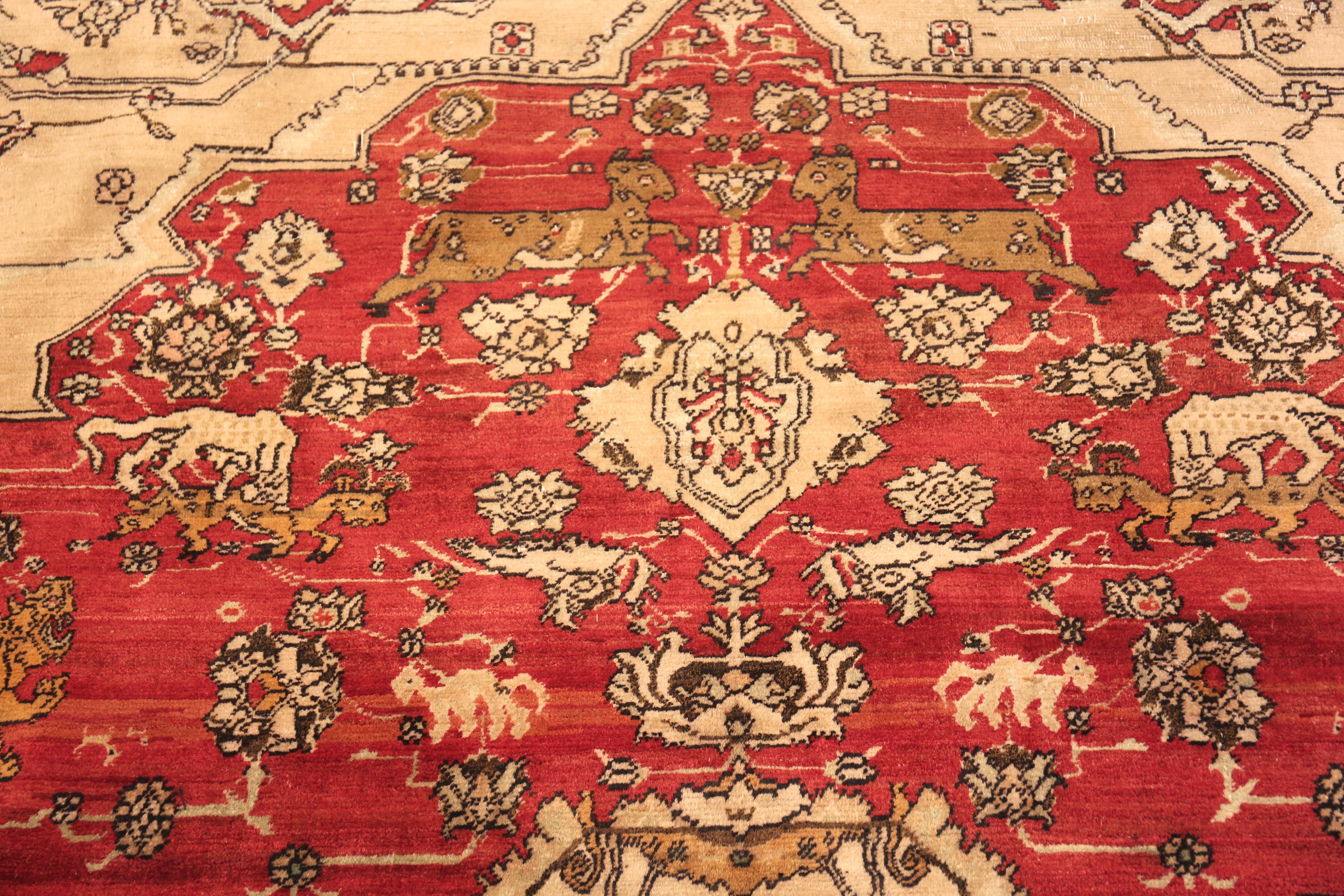 Antiker indischer Agra-Teppich. 10 ft 9 in x 12 ft 4 in (19. Jahrhundert) im Angebot