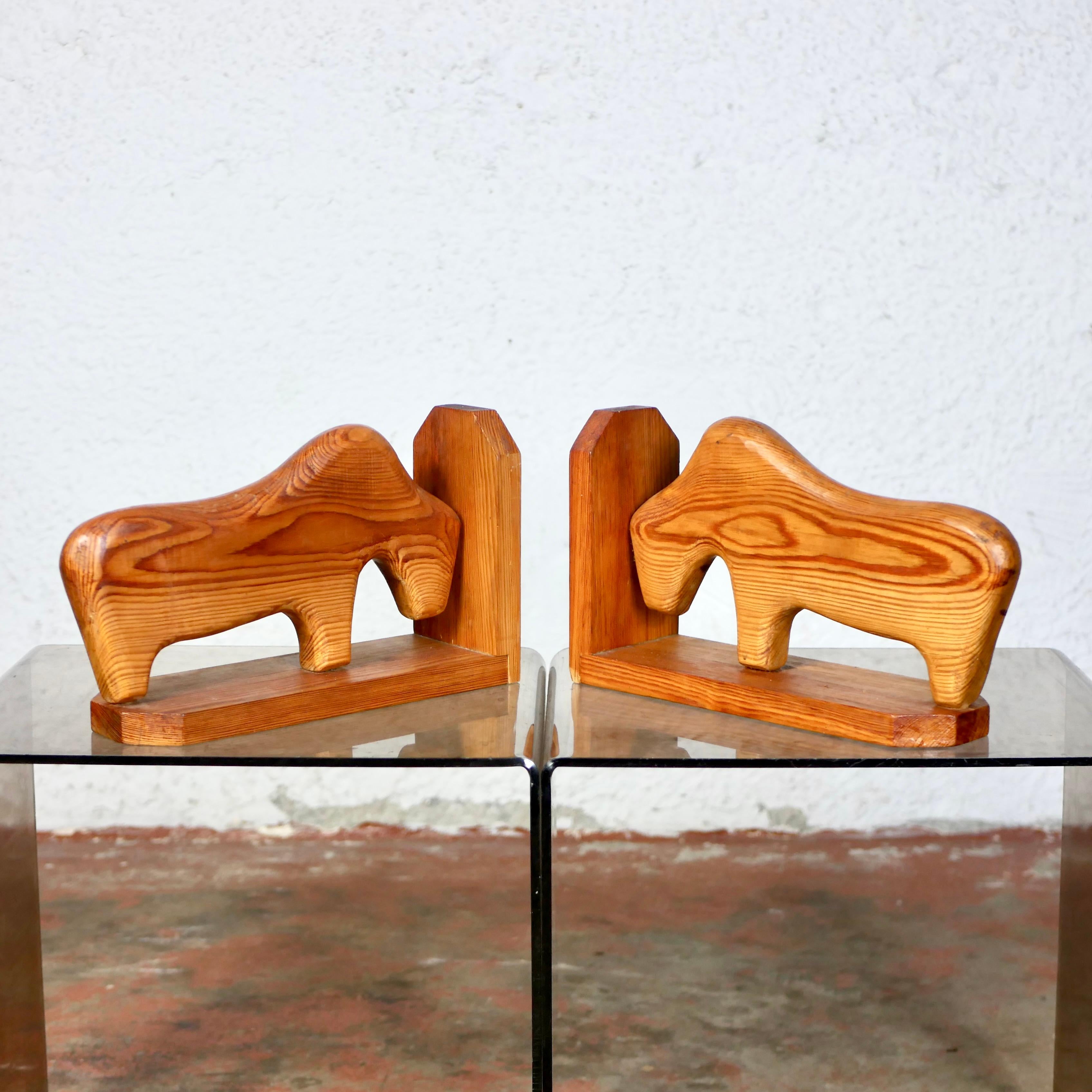 Fermalibri in legno di pino con animali, Paesi Bassi, anni '80 In condizioni buone in vendita a Lyon, FR