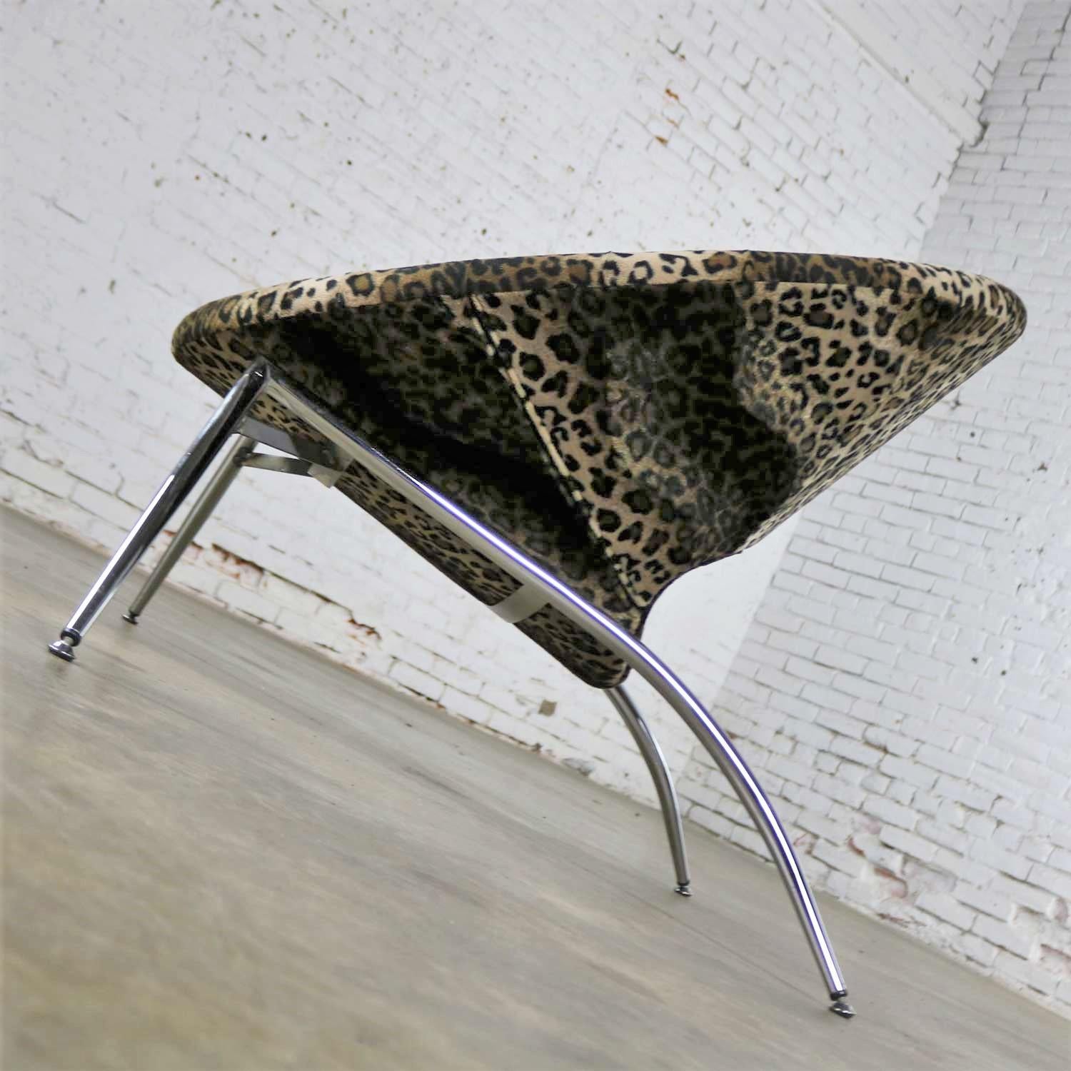 animal print tub chair