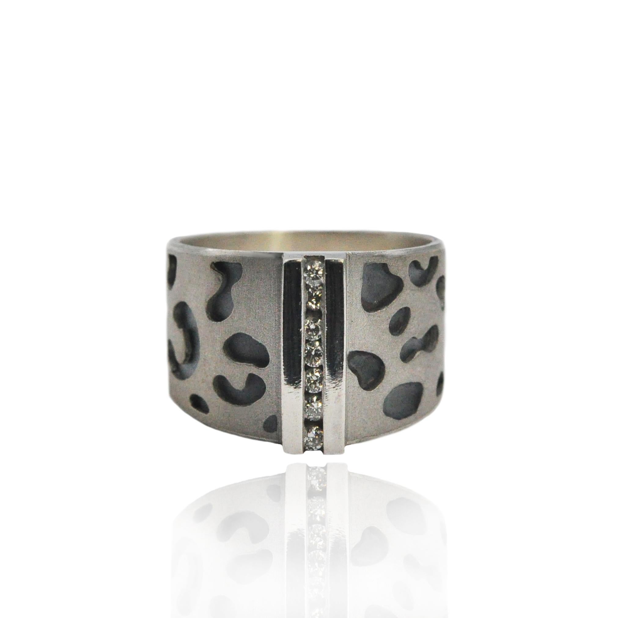 For Sale:  Animal Print Diamond Channel Platinum Cheetah Ring 4