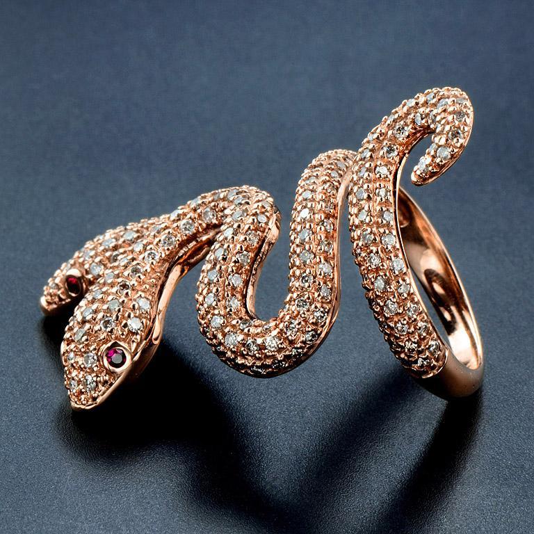 En venta: Animalia Serpiente de dos cabezas con ojos de rubí y anillo de diamantes en oro rosa de 18 quilates  3