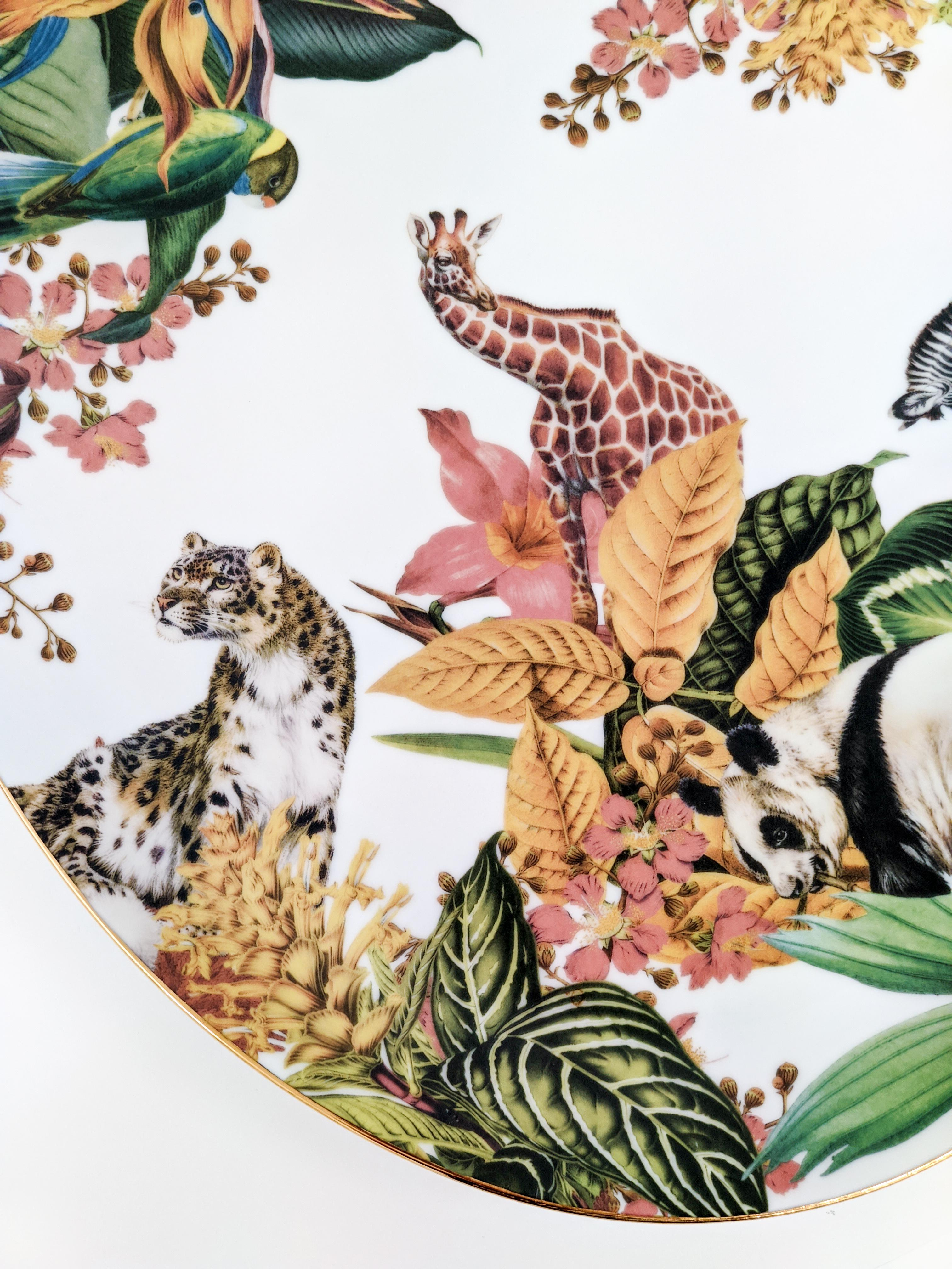 Animalia, Zeitgenössisches dekoriertes Porzellantablett von Vito Nesta  (Geformt) im Angebot