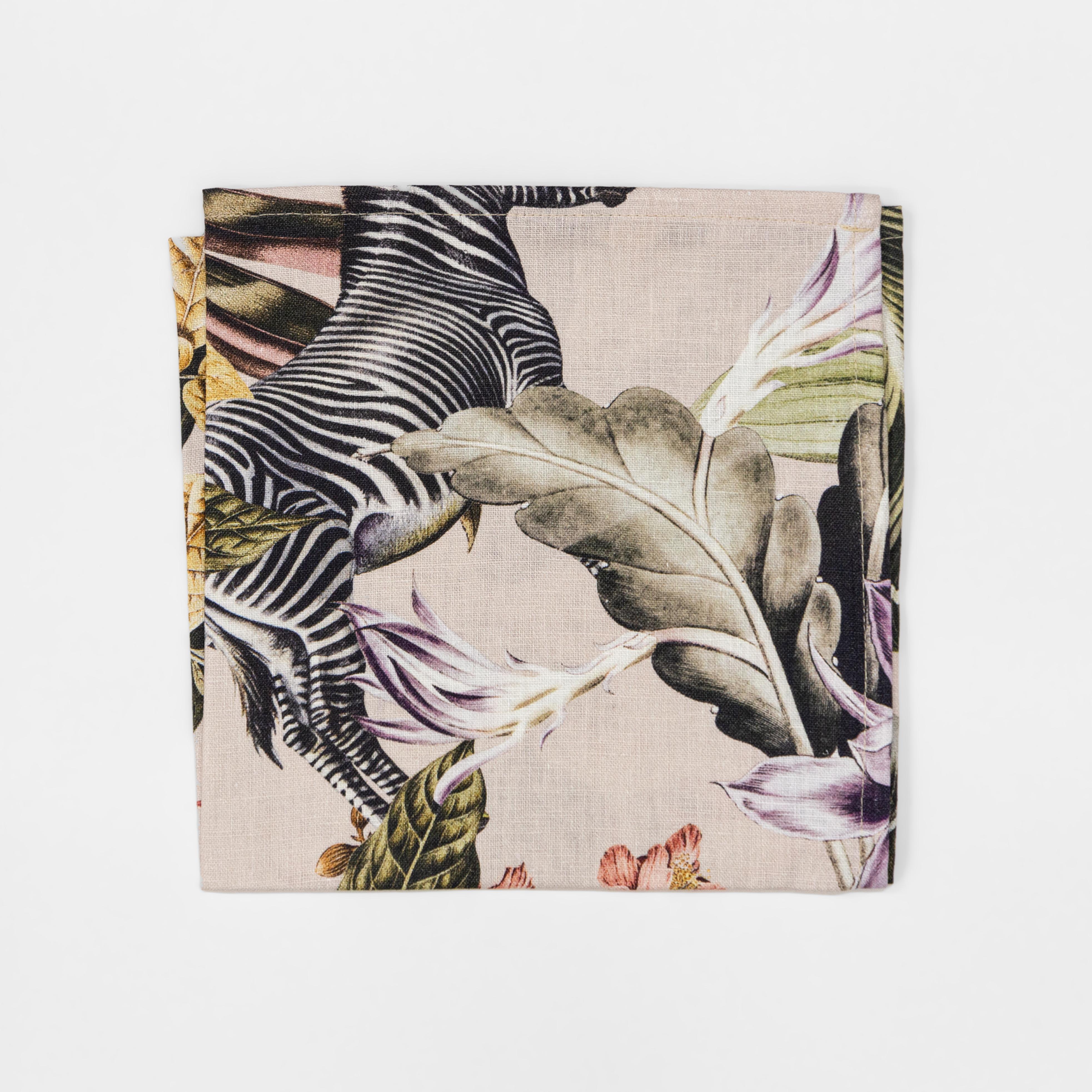 Animalia, Contemporary Linen Tablecloth with 6 Napkins by Vito Nesta For Sale 3