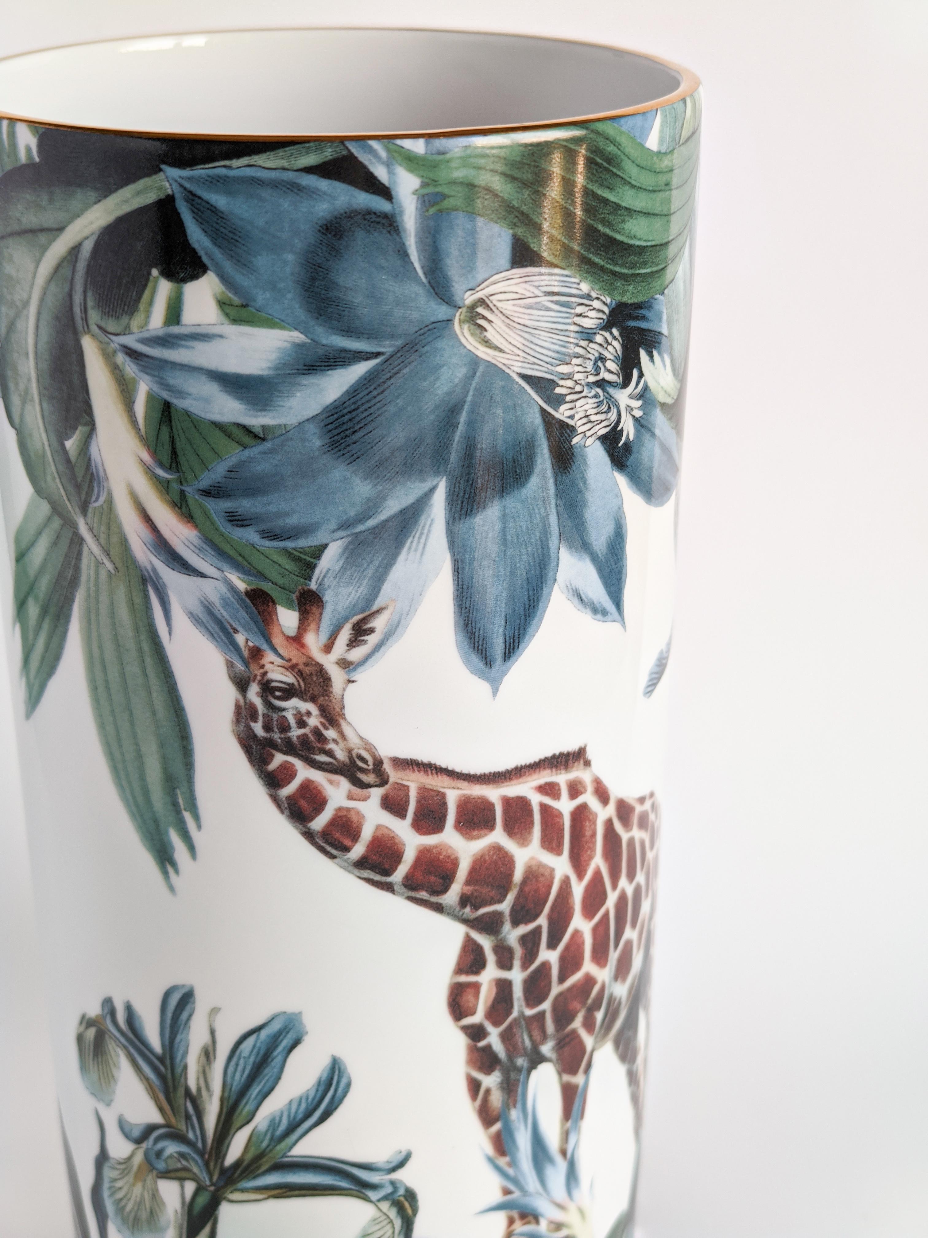 Animalia, Contemporary Porcelain Vase with Decorative Design by Vito Nesta In New Condition For Sale In Milano, Lombardia