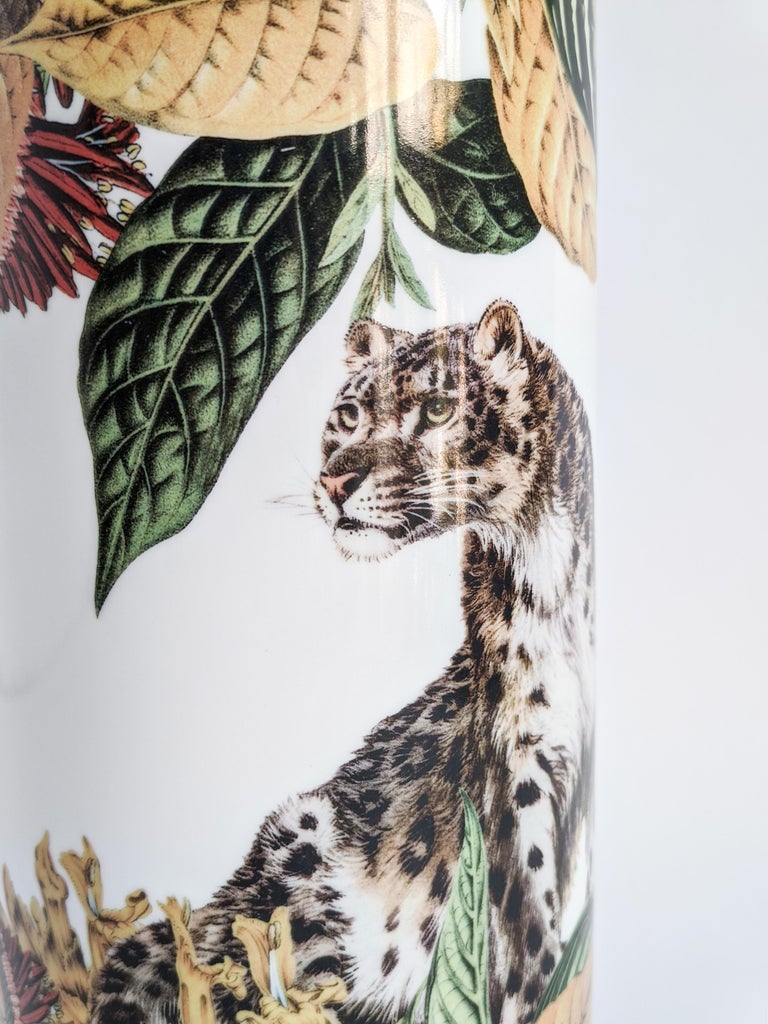 Animalia, Contemporary Porcelain Vase with Decorative Design by Vito Nesta In New Condition For Sale In Milan, IT