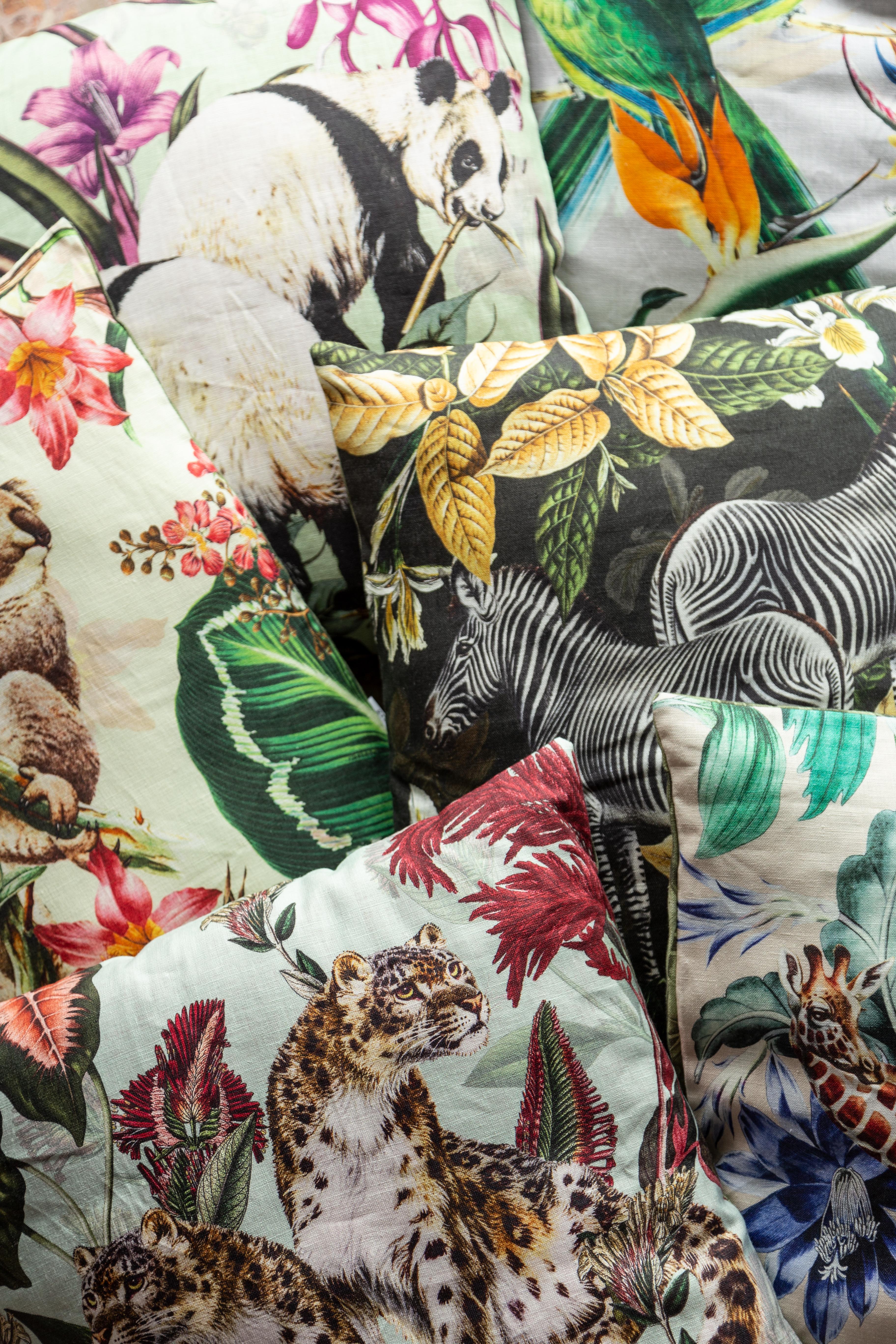 Animalia, Parrots, Contemporary Linen Printed Pillow by Vito Nesta For Sale 6