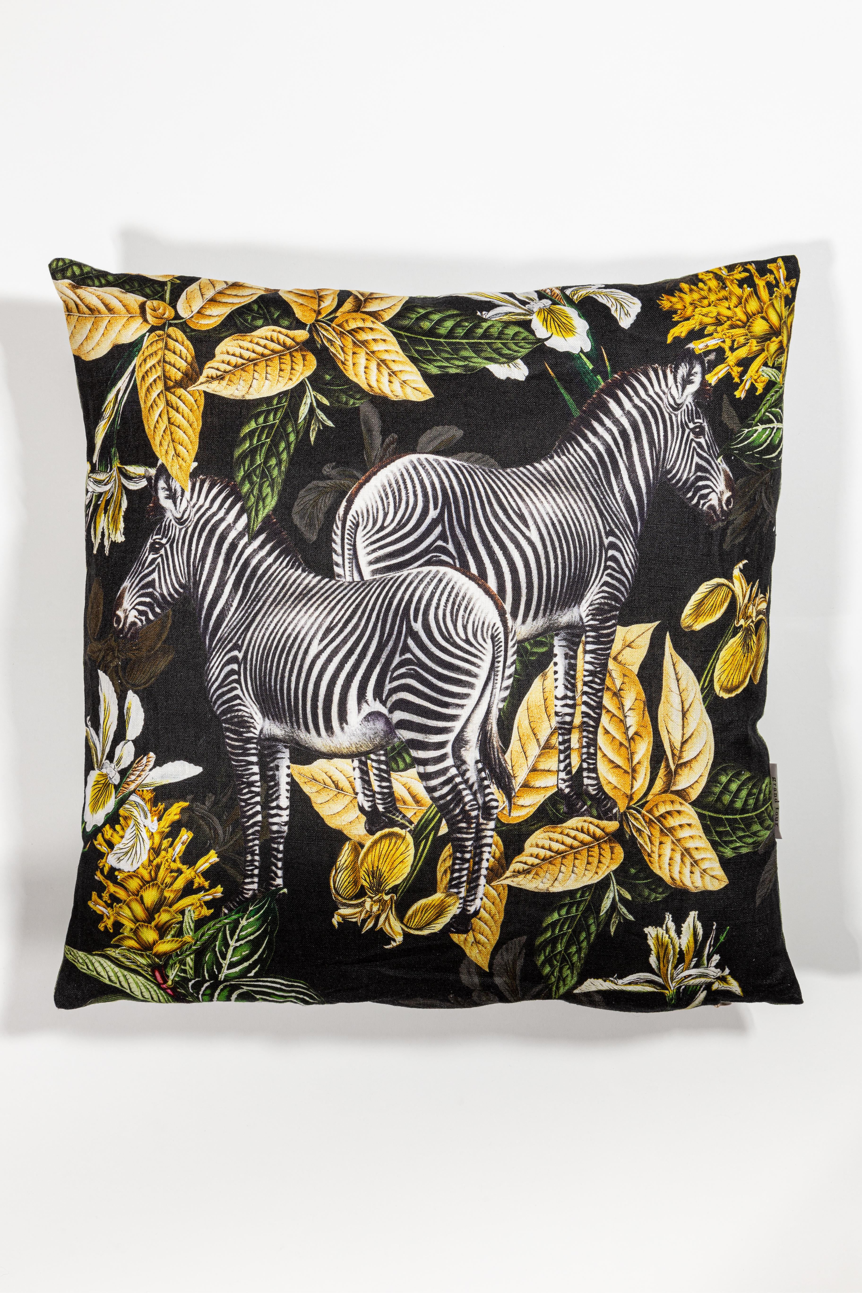 Animalia, Parrots, Contemporary Linen Printed Pillow by Vito Nesta For Sale 1