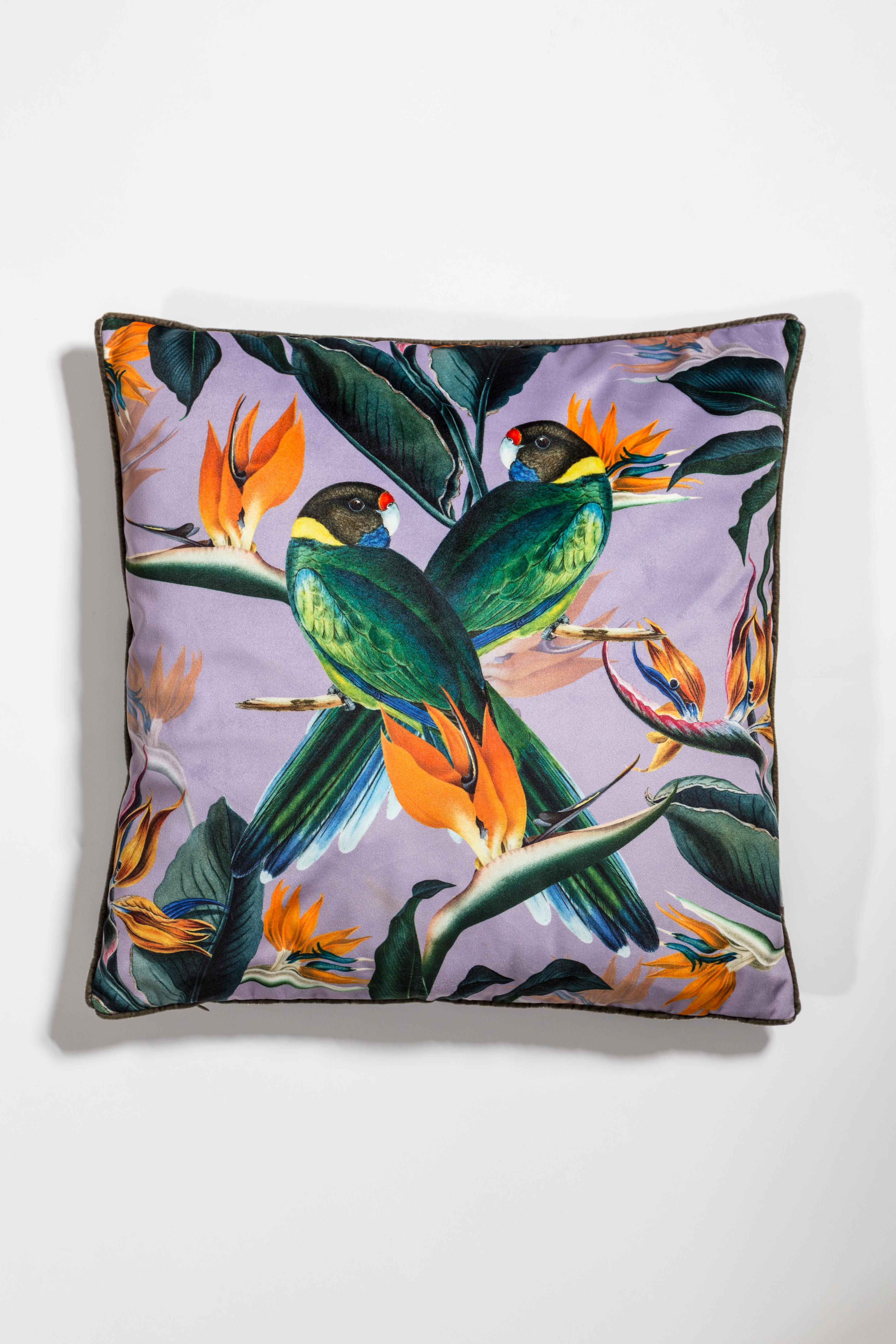 Animalia pillows is a set of cushions that tells the story of wild animals looking for love in spring time. Each Pillow features two animals of the same species set in an explosion of flowers and vegetation. On the backside of the cushion there's a