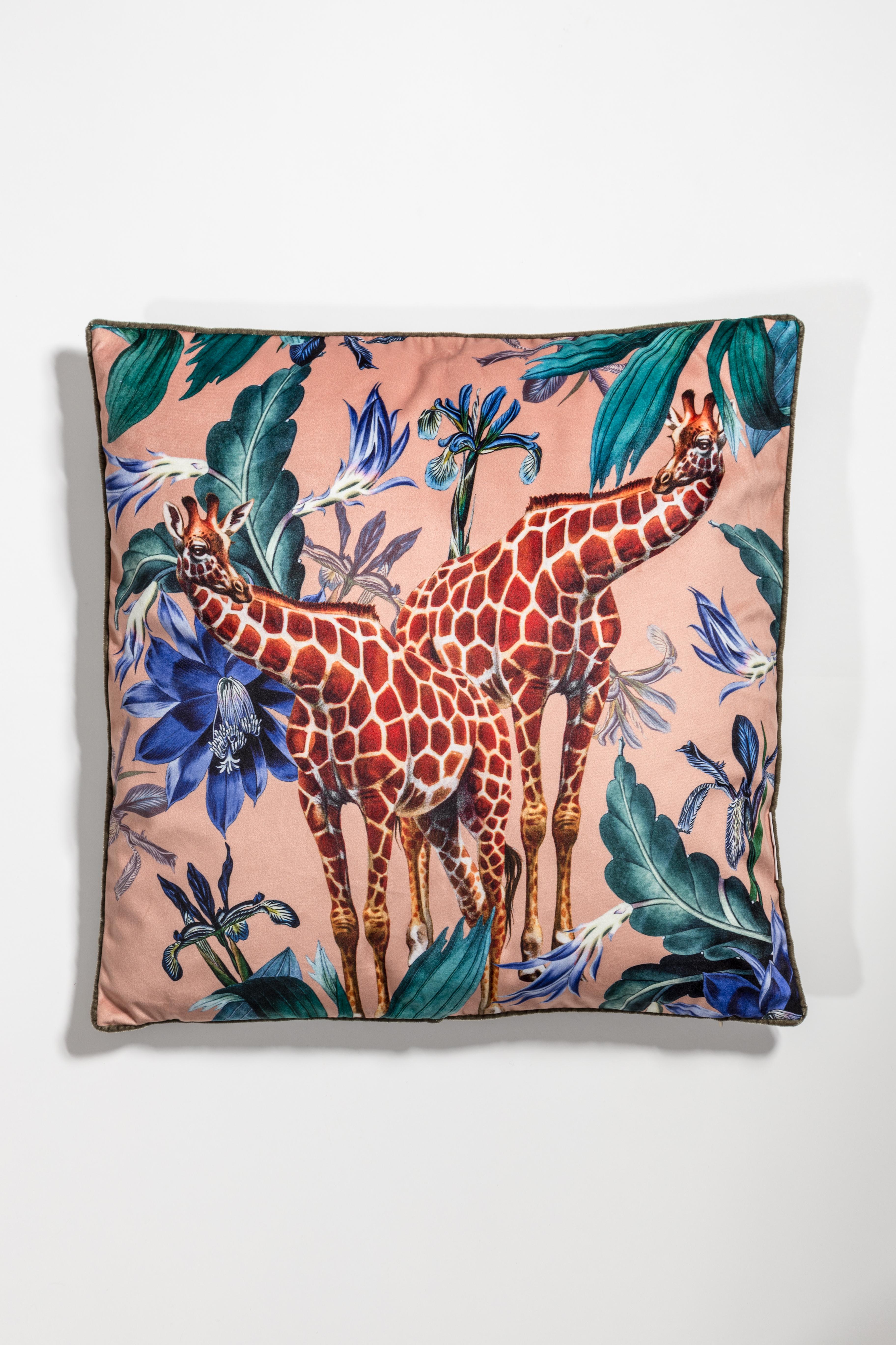 Animalia, Contemporary Velvet Printed Pillows by Vito Nesta For Sale 3