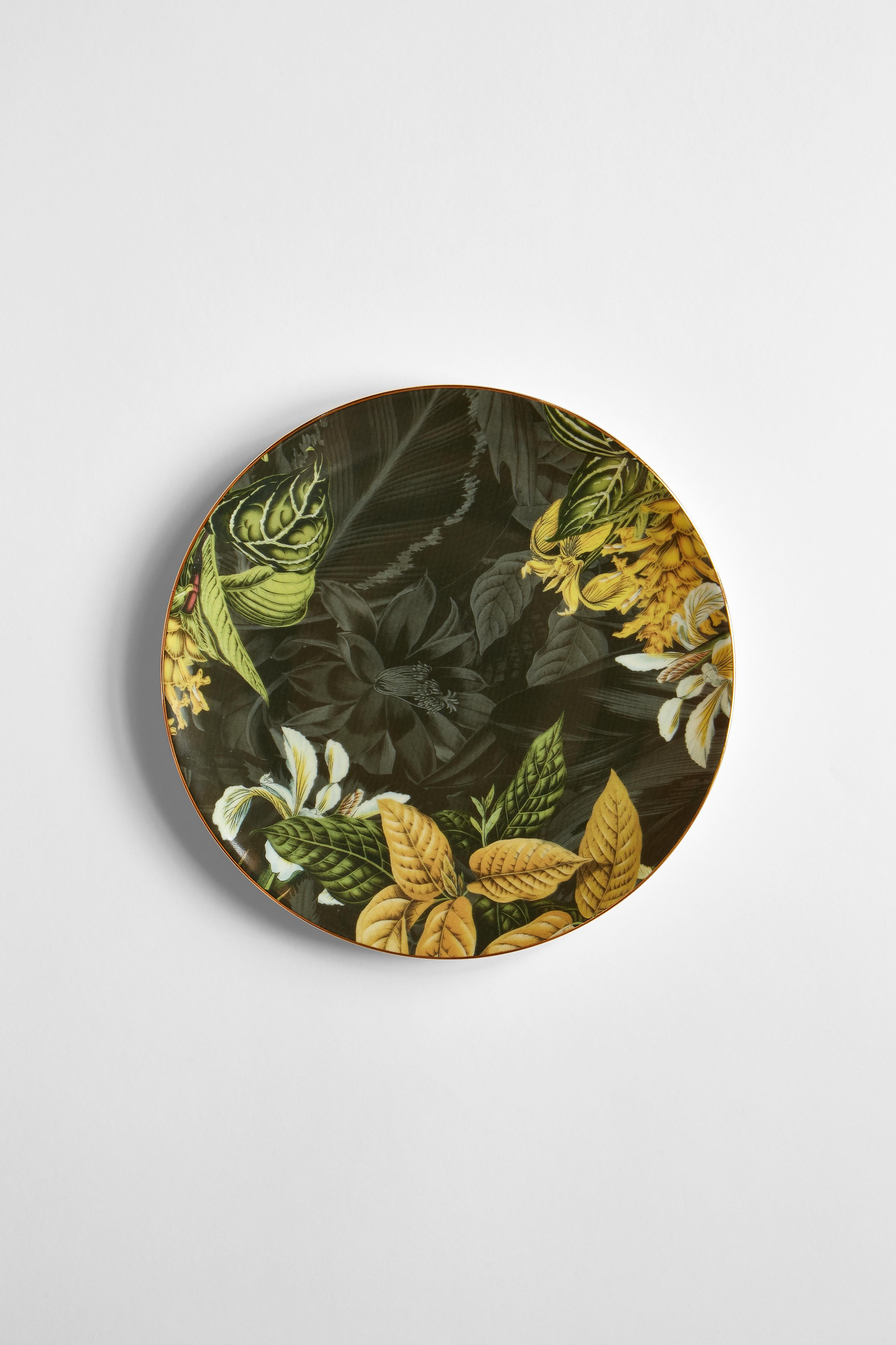 Italian Animalia, Six Contemporary Porcelain Dessert Plates with Decorative Design For Sale