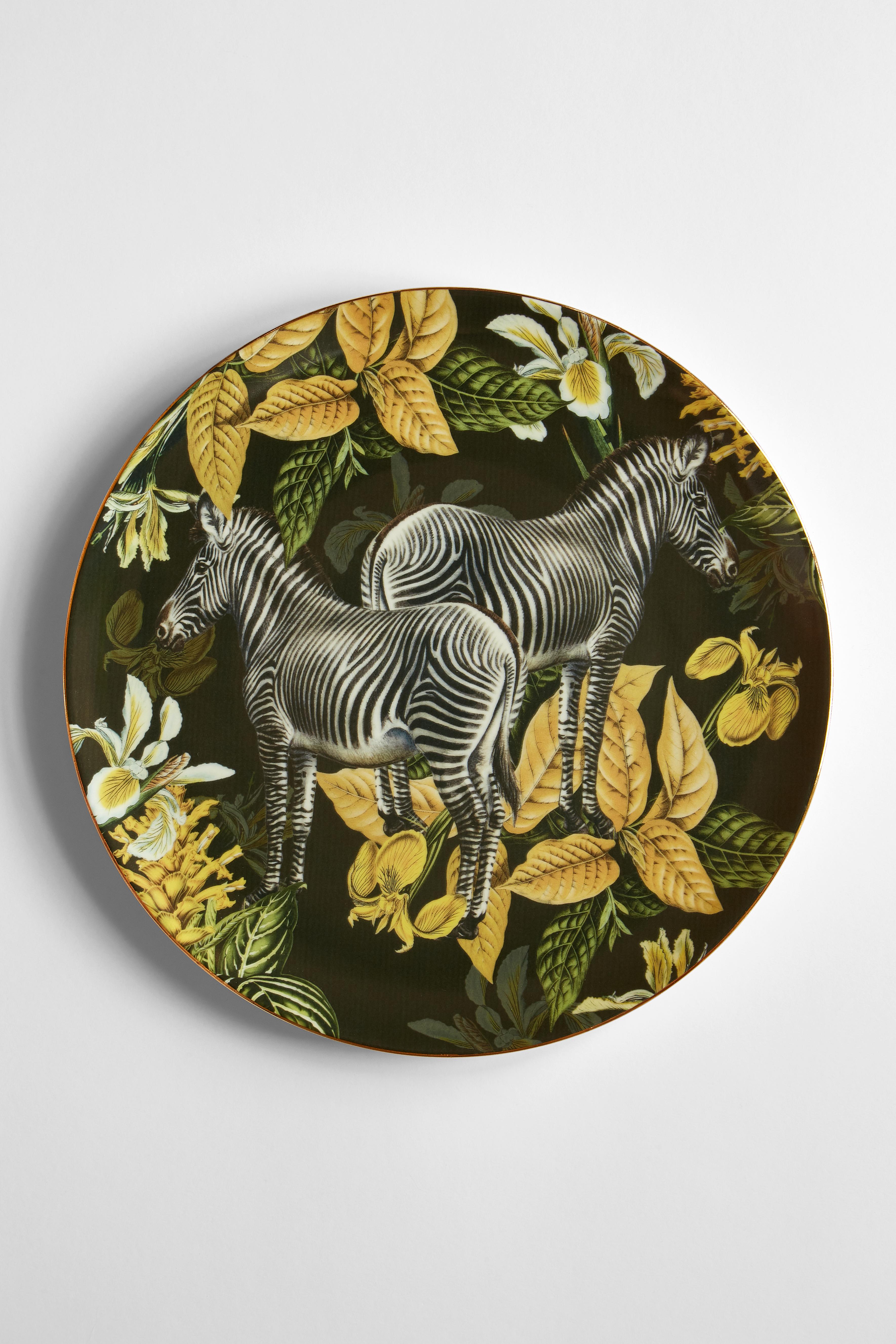 Italian Animalia, Six Contemporary Porcelain Dinner Plates with Decorative Design For Sale