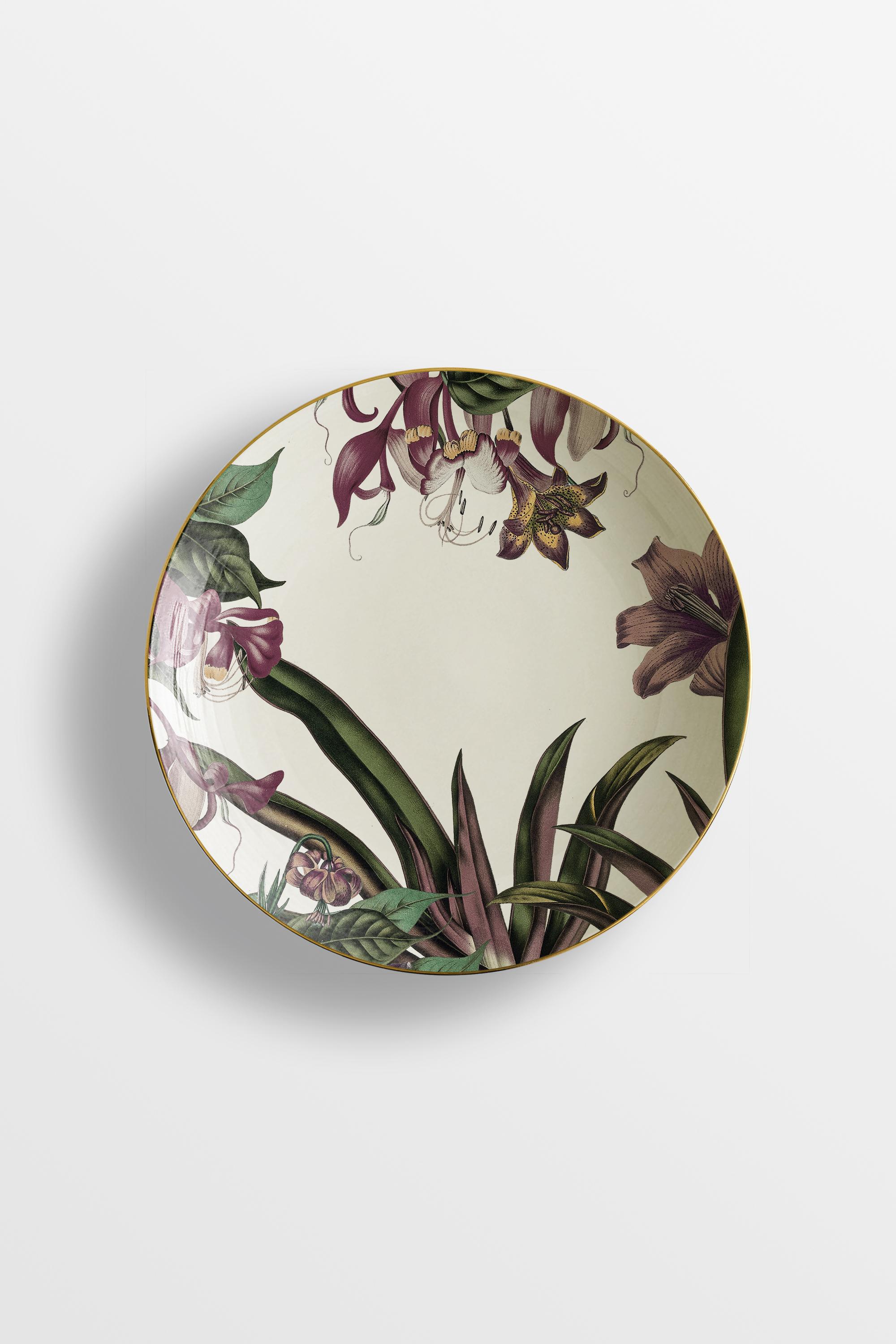 Animalia, Six Contemporary Porcelain Soup Plates with Decorative Design For Sale 1