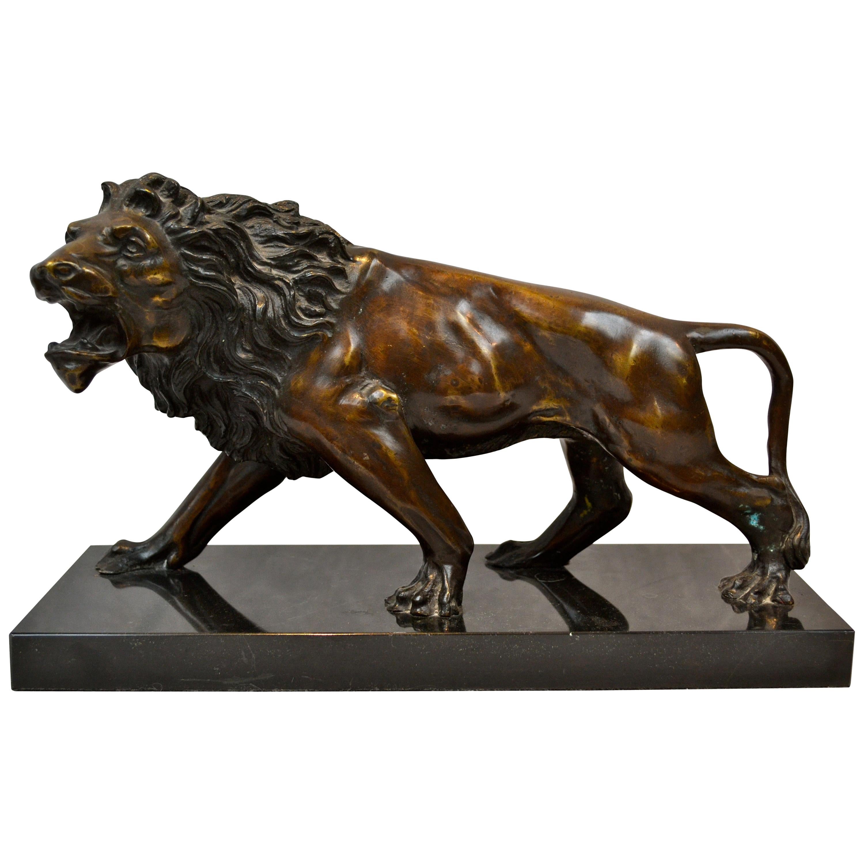 "Animalier" Bronze of a Gowling Lion