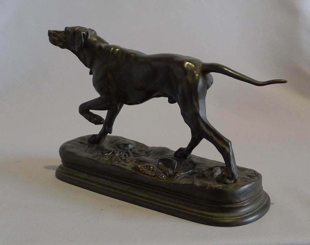 Français Bronze animalier d'un chien d'arrêt par Jules Moingiez en vente