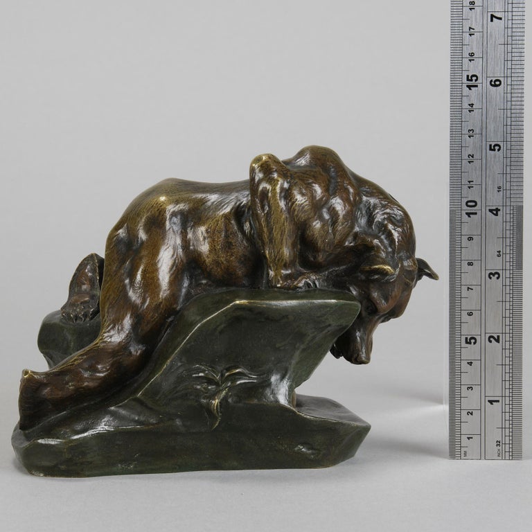 Sculpture animalière en bronze intitulée « Poire et lapin » de Charles  Paillet En vente sur 1stDibs