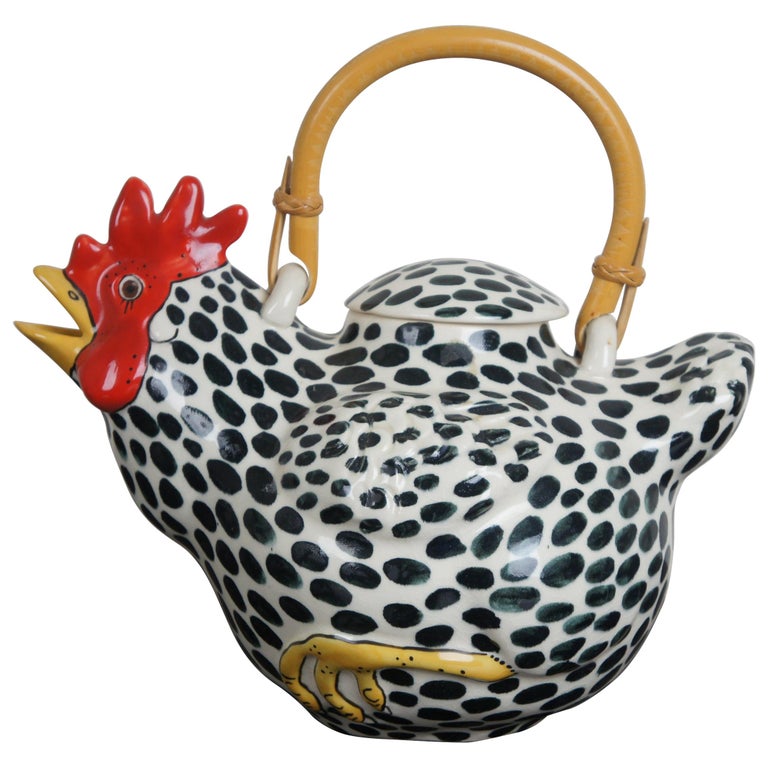 Animals and Co Ceramic Spotted Hen Rooster Chicken Teapot with Bamboo