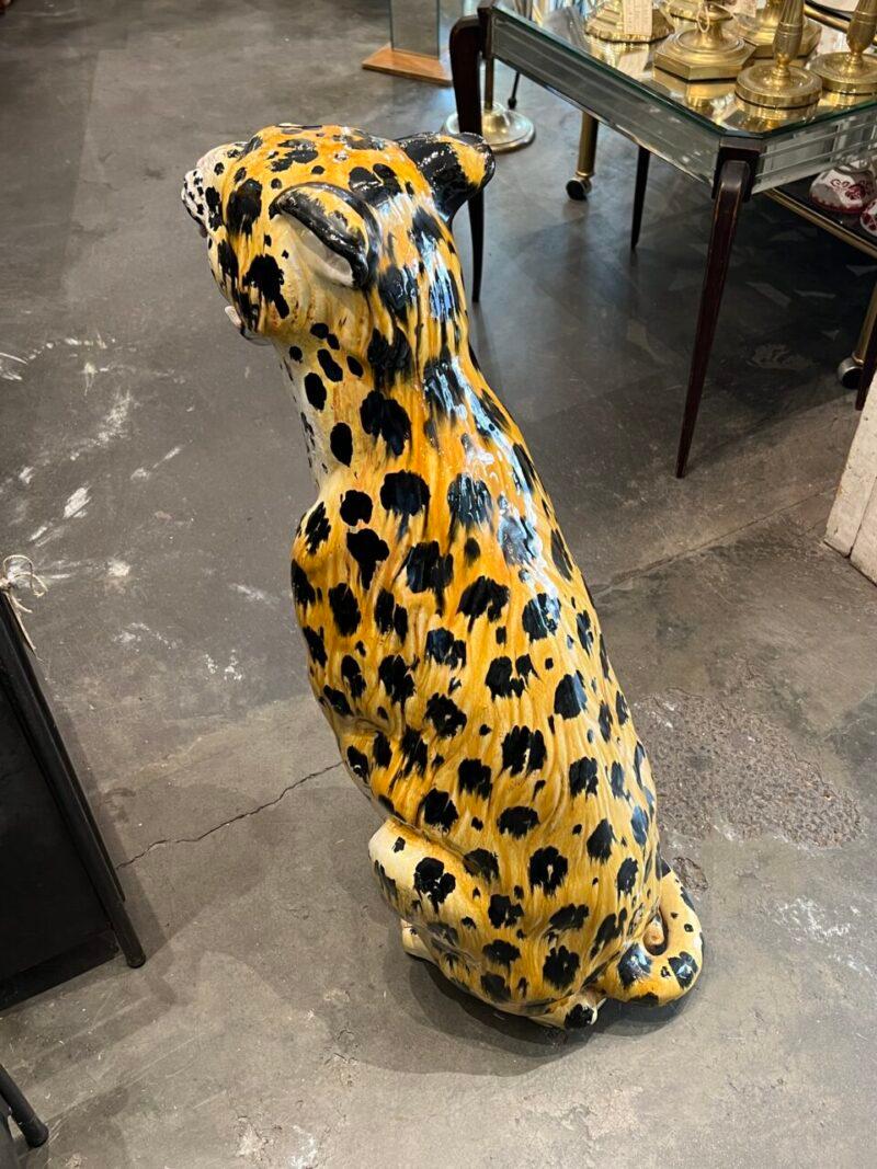 Stautette animate anni '70 con pavimento leopardato in vendita 3