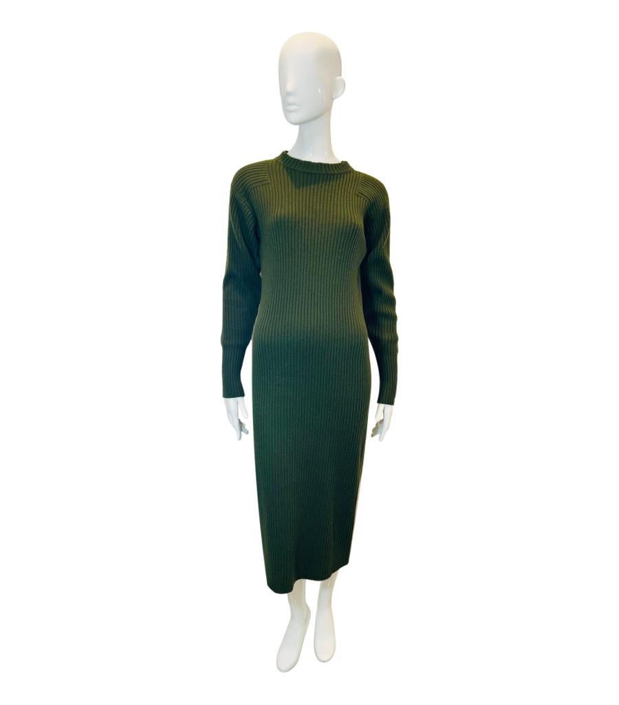 Anine Bing Ribbed Wool Blend Dress
Army green 'Aurora' midi dress designed with straight cut and highlighted waist.
Featuring crew neckline, long sleeves and side slit. Rrp £309
Size – XS
Condition – Very Good
Composition – 50% Nylon, 35% Wool, 15%