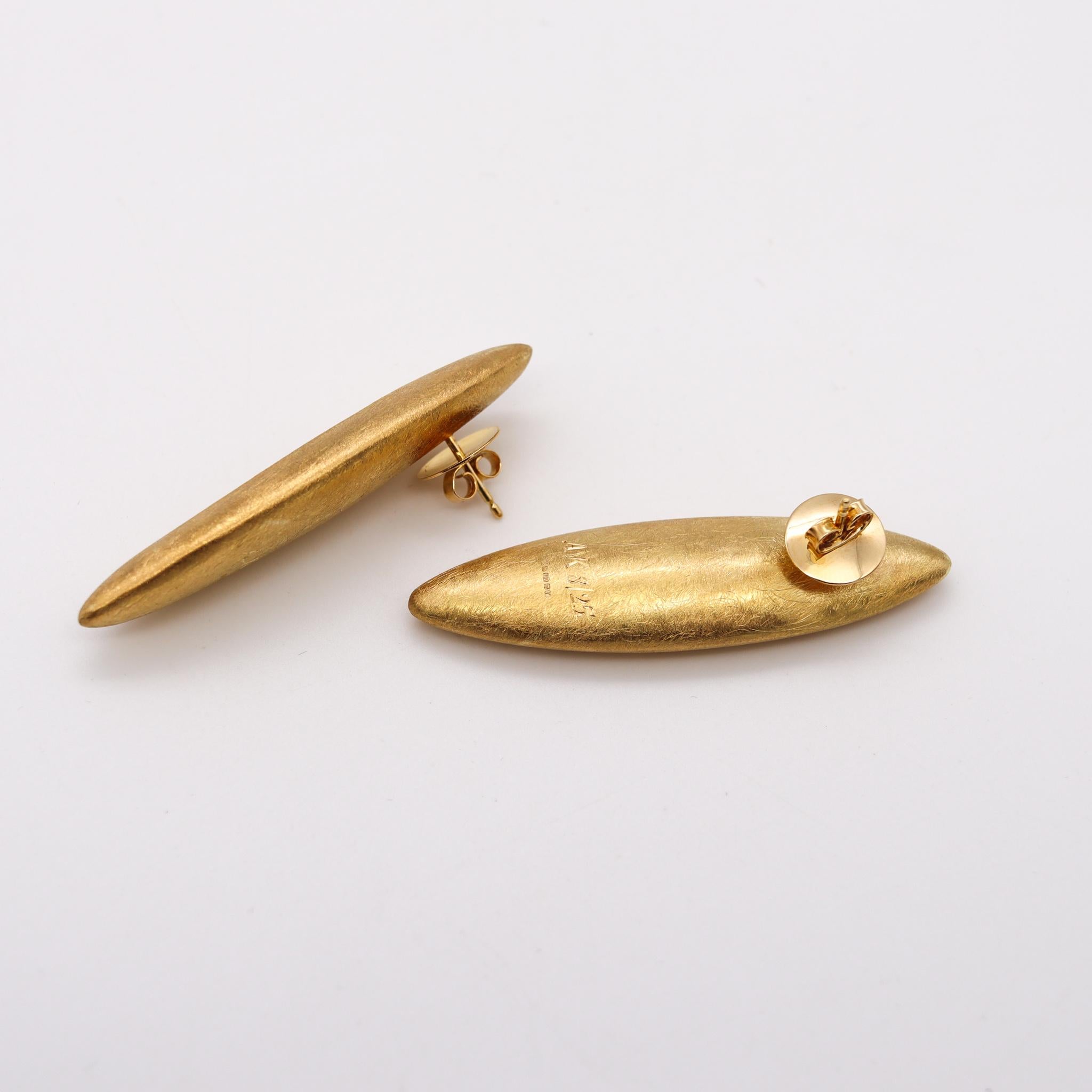 Modernist Anish Kapoor 2010 London Rare Pair of Sculptural Torpedo Earrings in 18Kt Gold For Sale