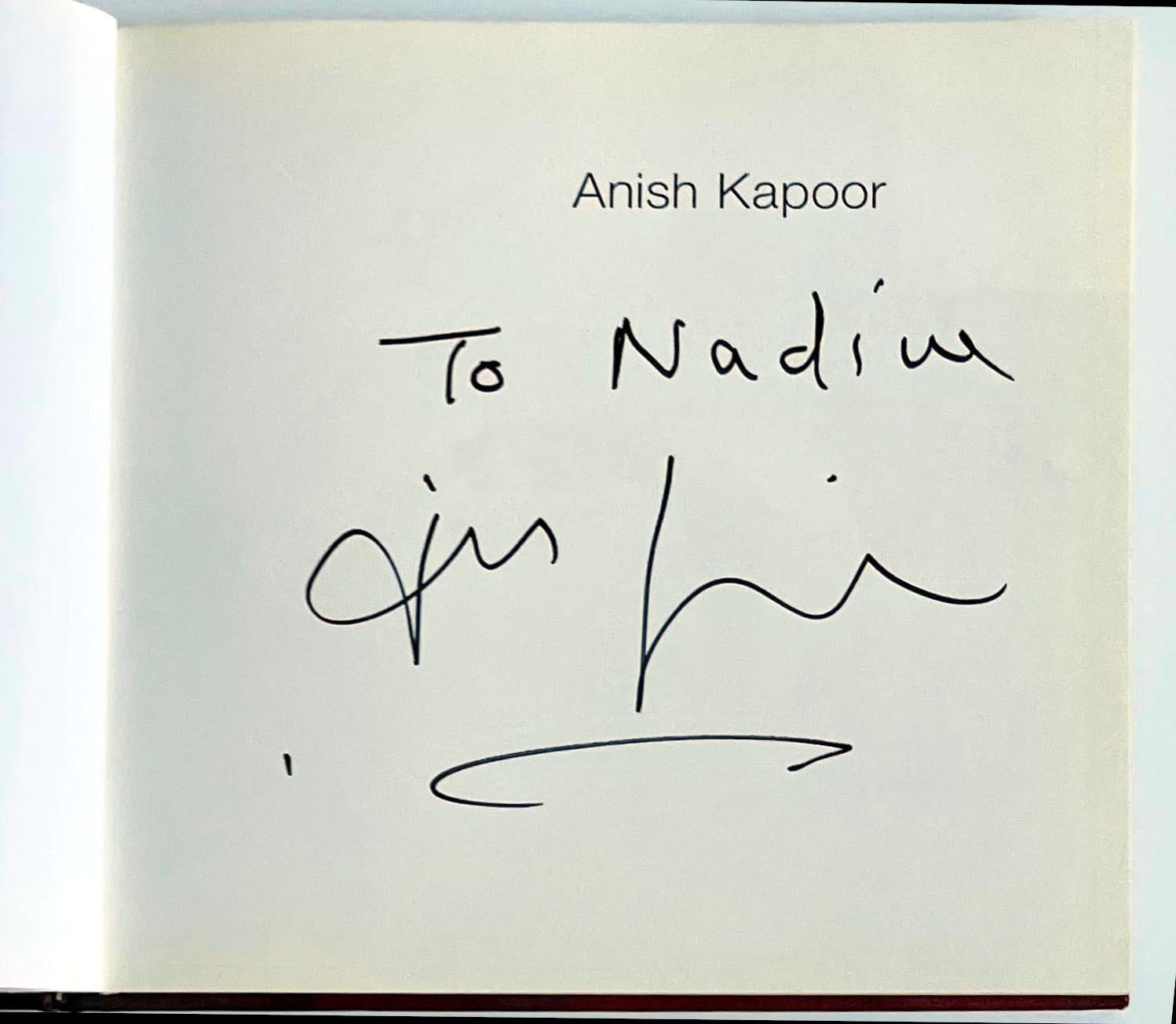 Monographe : Anish Kapoor (signée à la main et inscrite à Nadine par Anish Kapoor) en vente 3