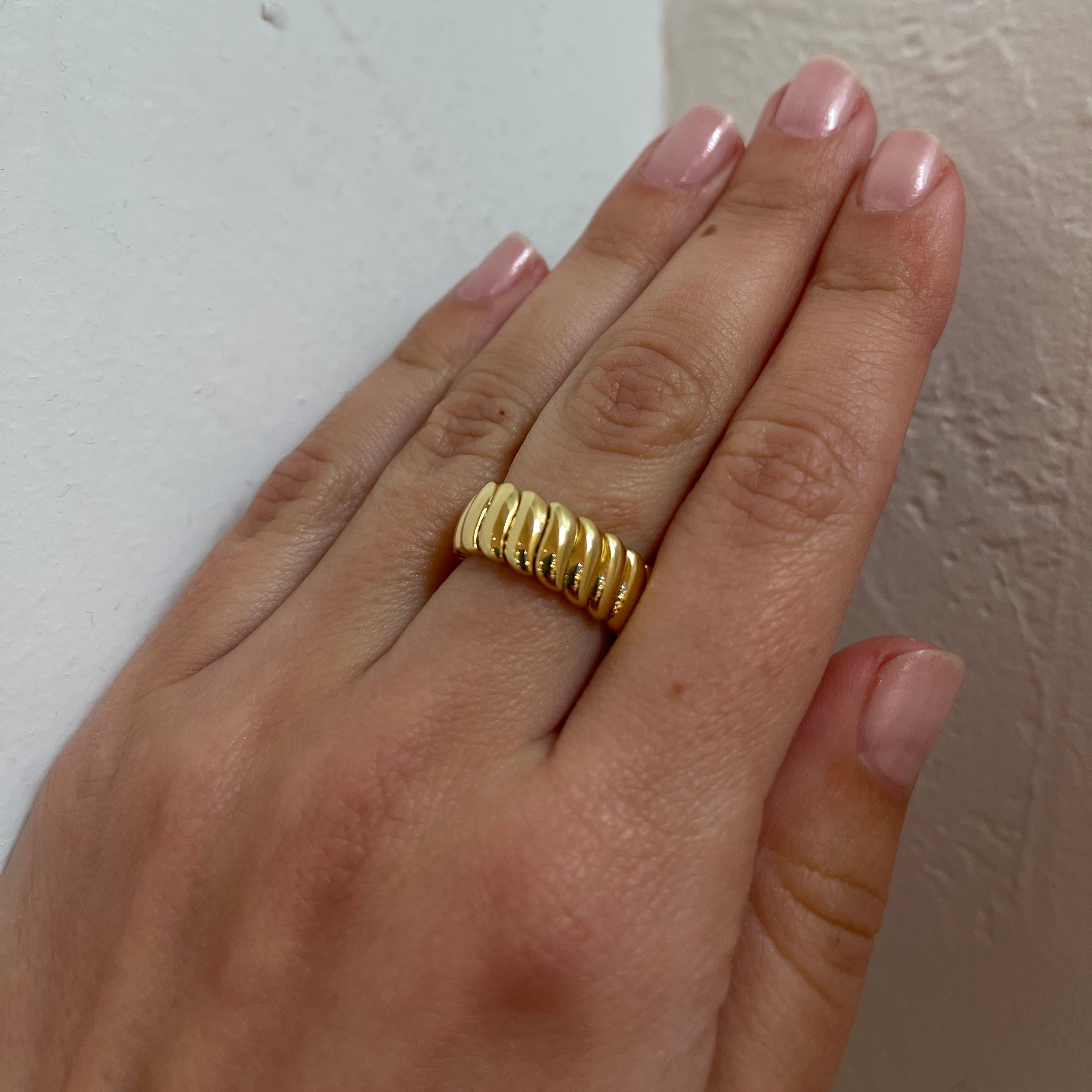 Anita Ko 18 Karat Gelbgold Klassischer Zoe-Ring, Größe 7 im Zustand „Neu“ in Carmel By The Sea, CA