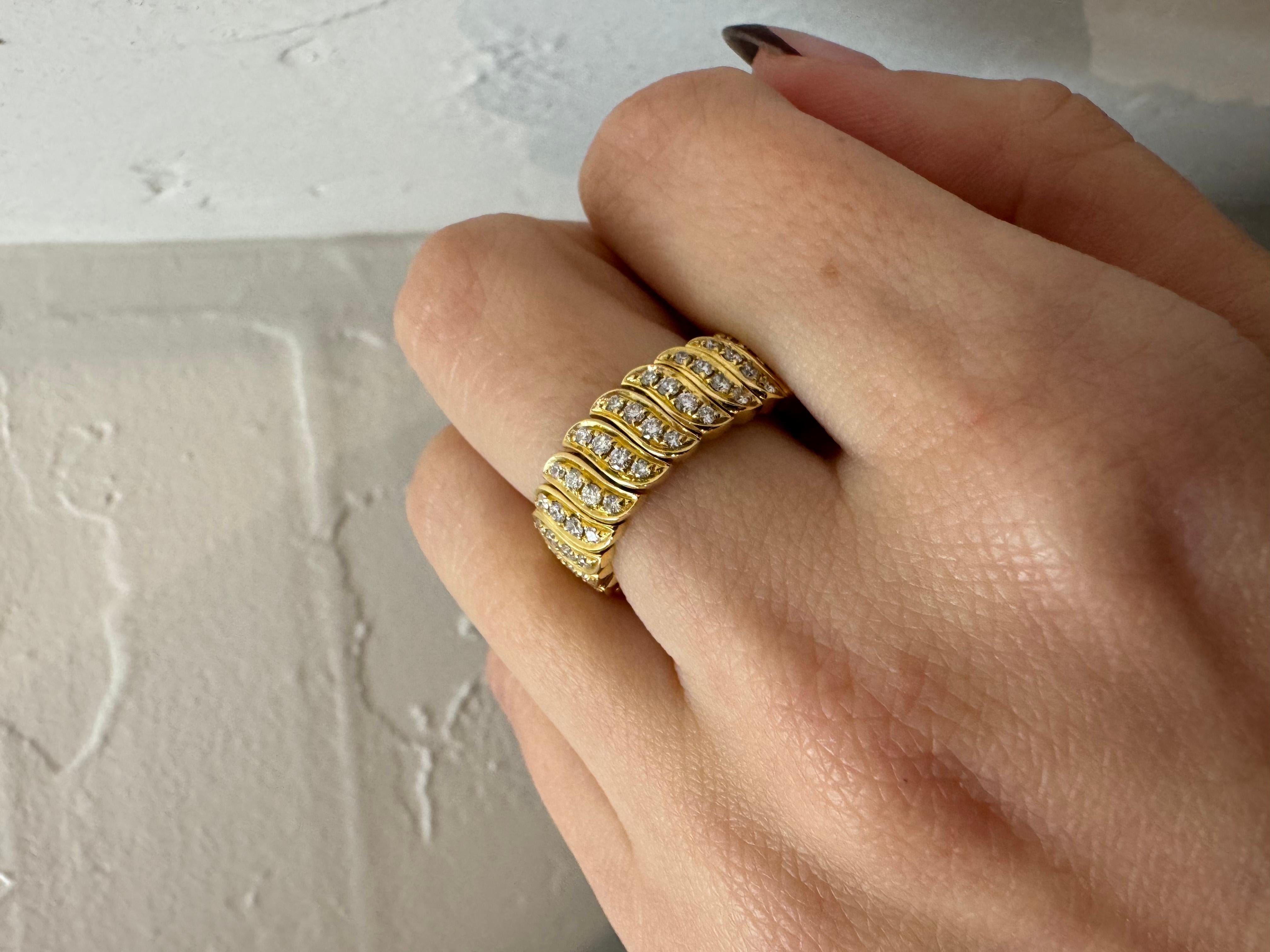Modern Anita Ko 18k Yellow Gold Diamond Zoe Ring For Sale