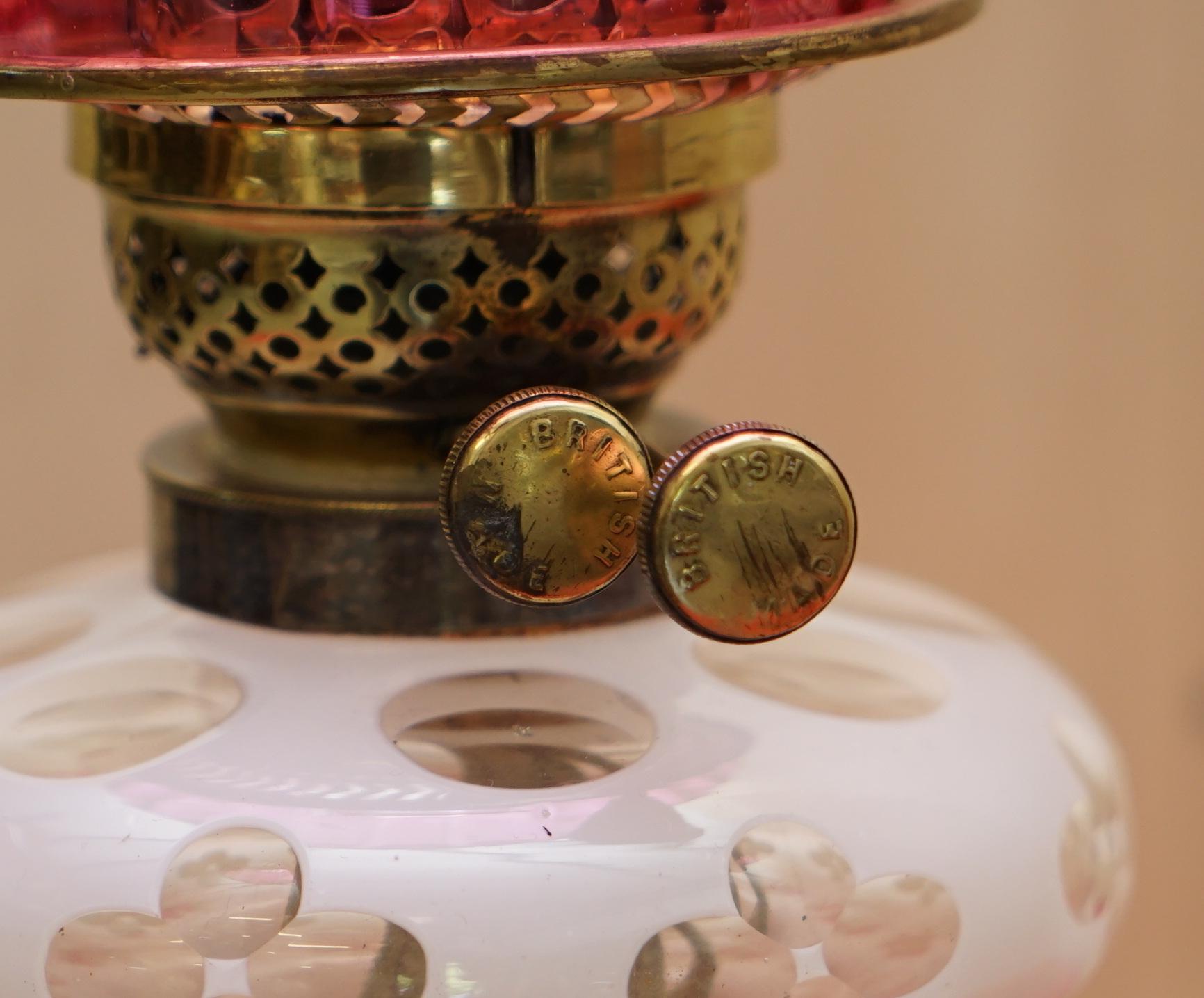 Anitique Repousse Brass Victorian Oil Lamp Original Etched Glass & Ruby Shade In Good Condition In West Sussex, Pulborough
