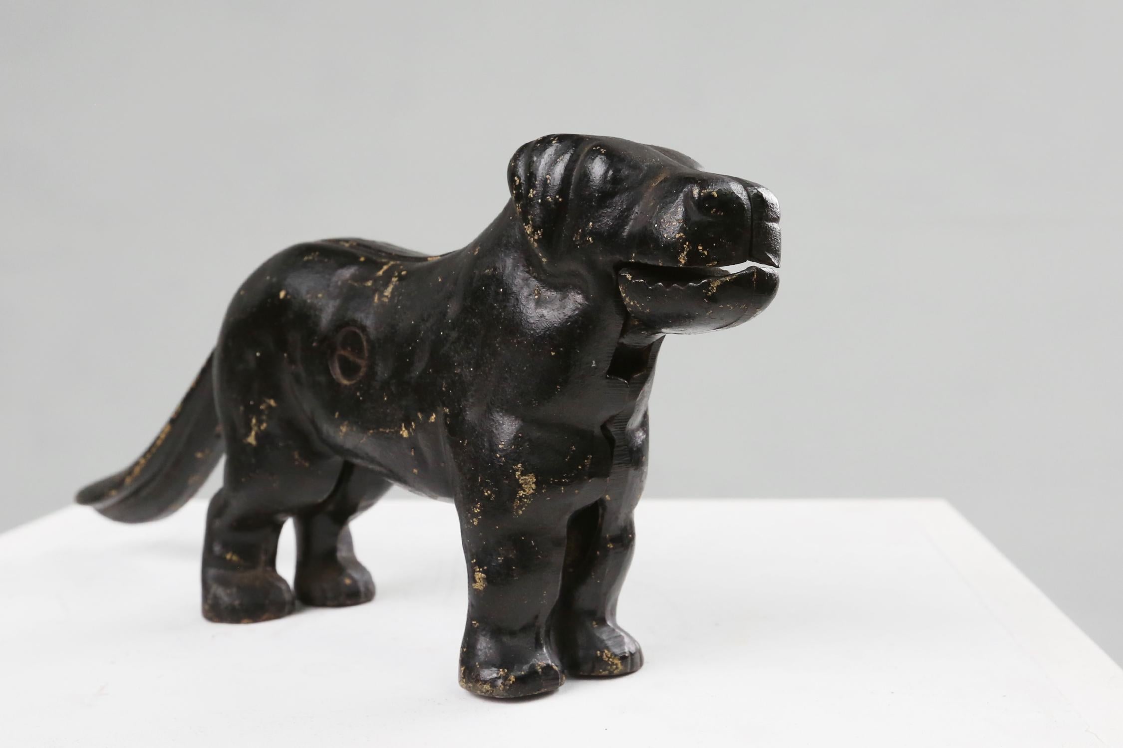 British Anitque cast iron dog Nutcracker Ca.1900 For Sale