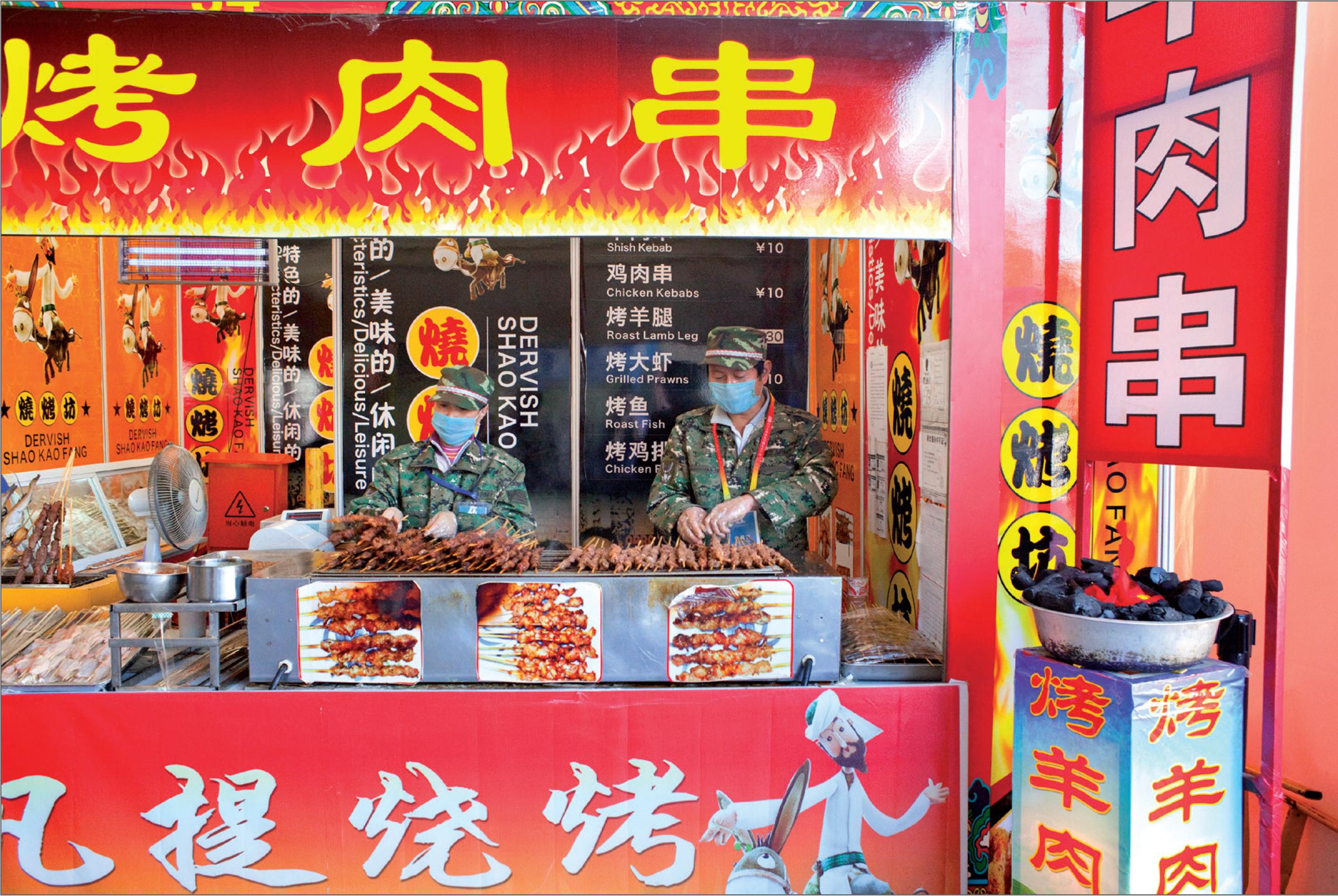 Anja Hitzenberger Color Photograph - Chinese Fast Food 17 - Contemporary Street Photography